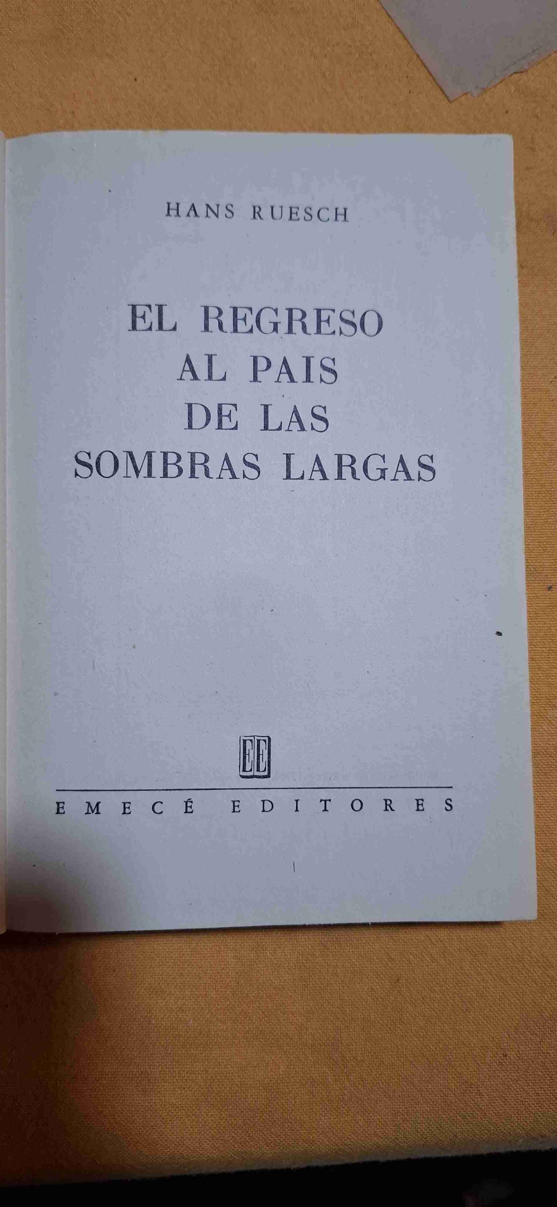 Libro 'El regreso al país de las sombras largas' - miniatura 4