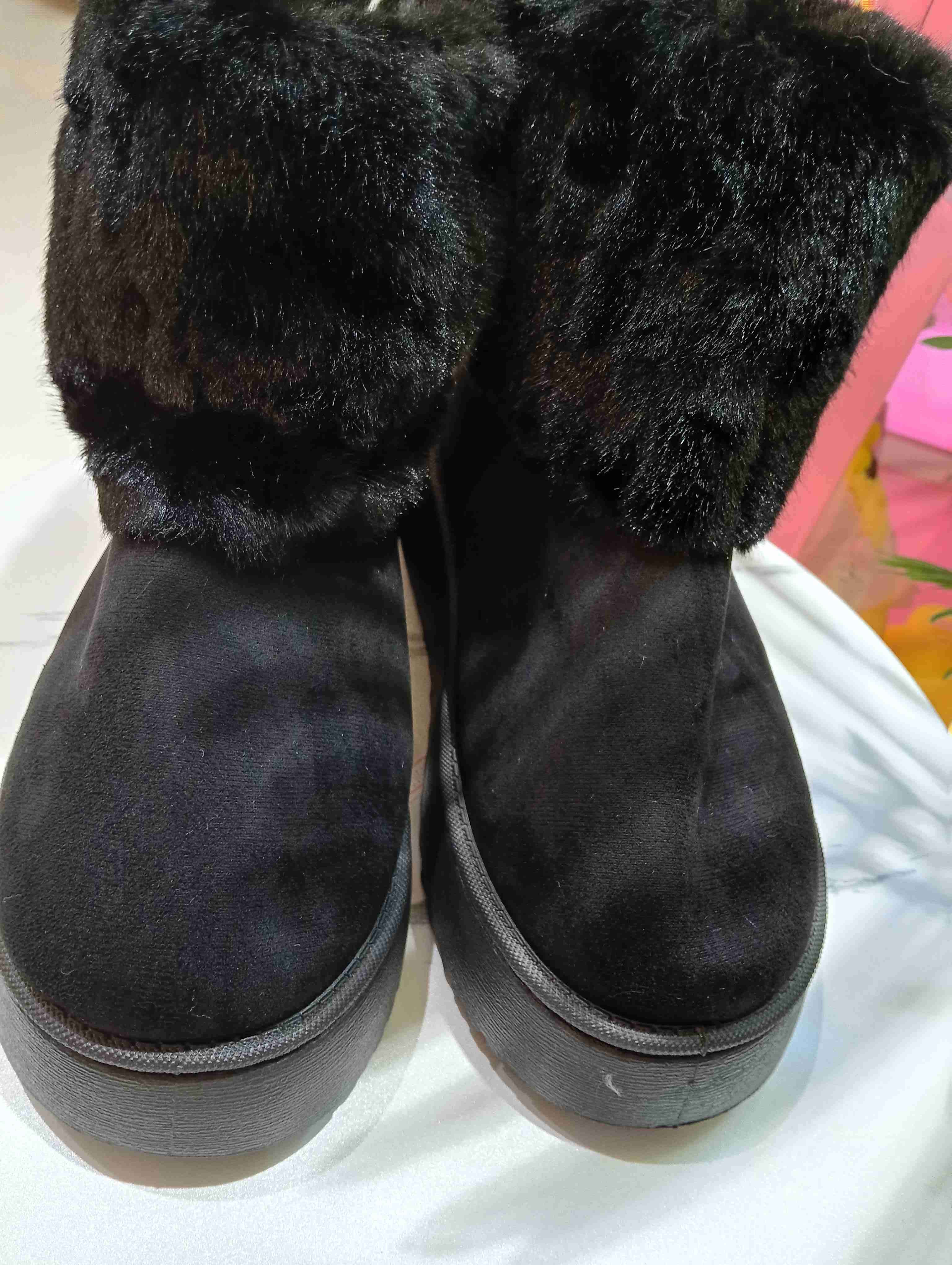 Botas negras peludas 38-39-40 - miniatura 3