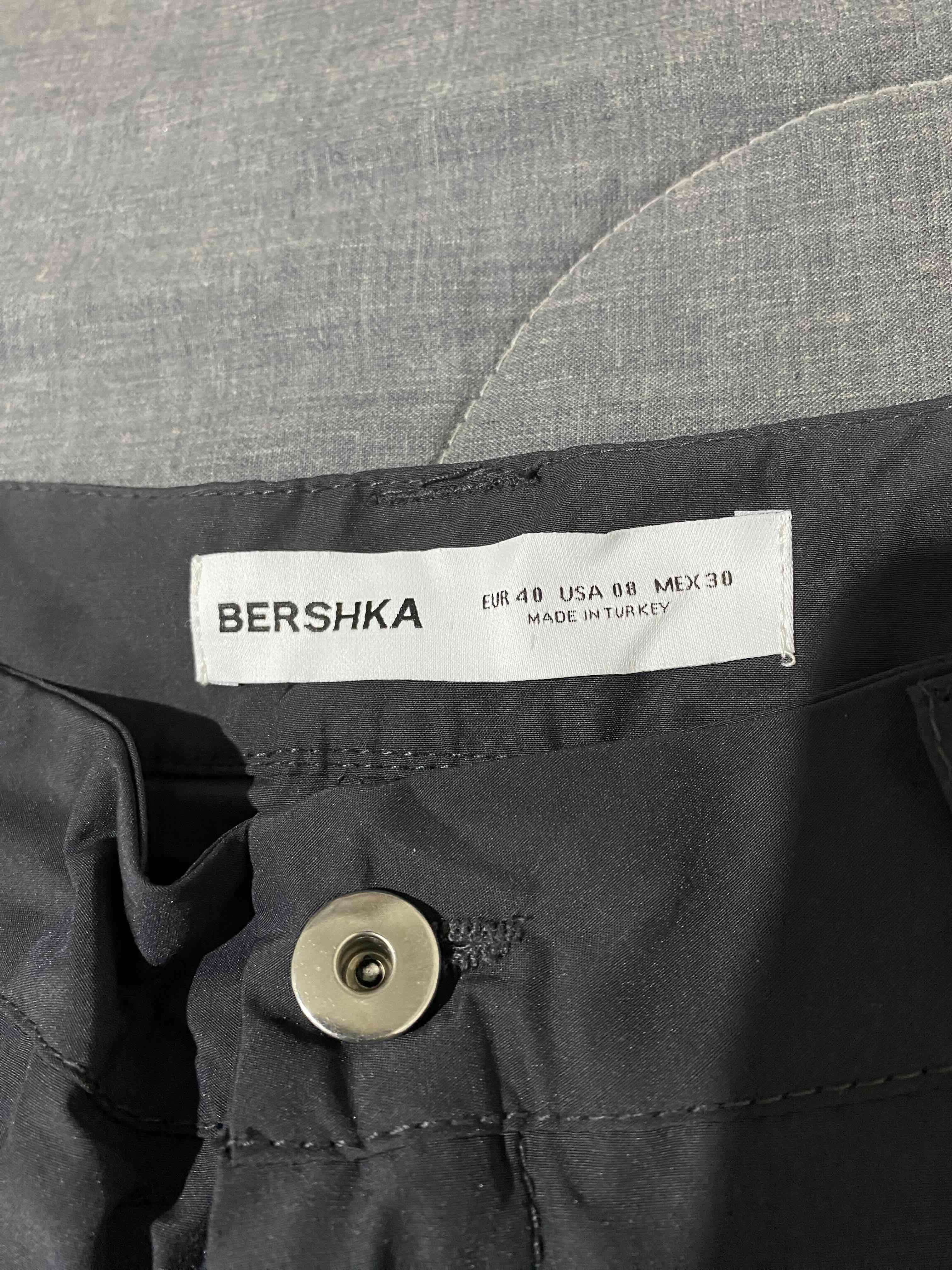 Pantalones tipo cargo negros (tela delgada) - miniatura 2