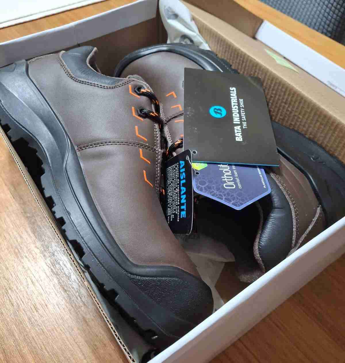 Zapatos de seguridad Bata Industrial nuevos - miniatura 1