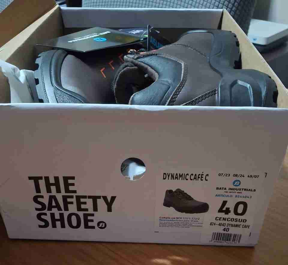 Zapatos de seguridad Bata Industrial nuevos - miniatura 2