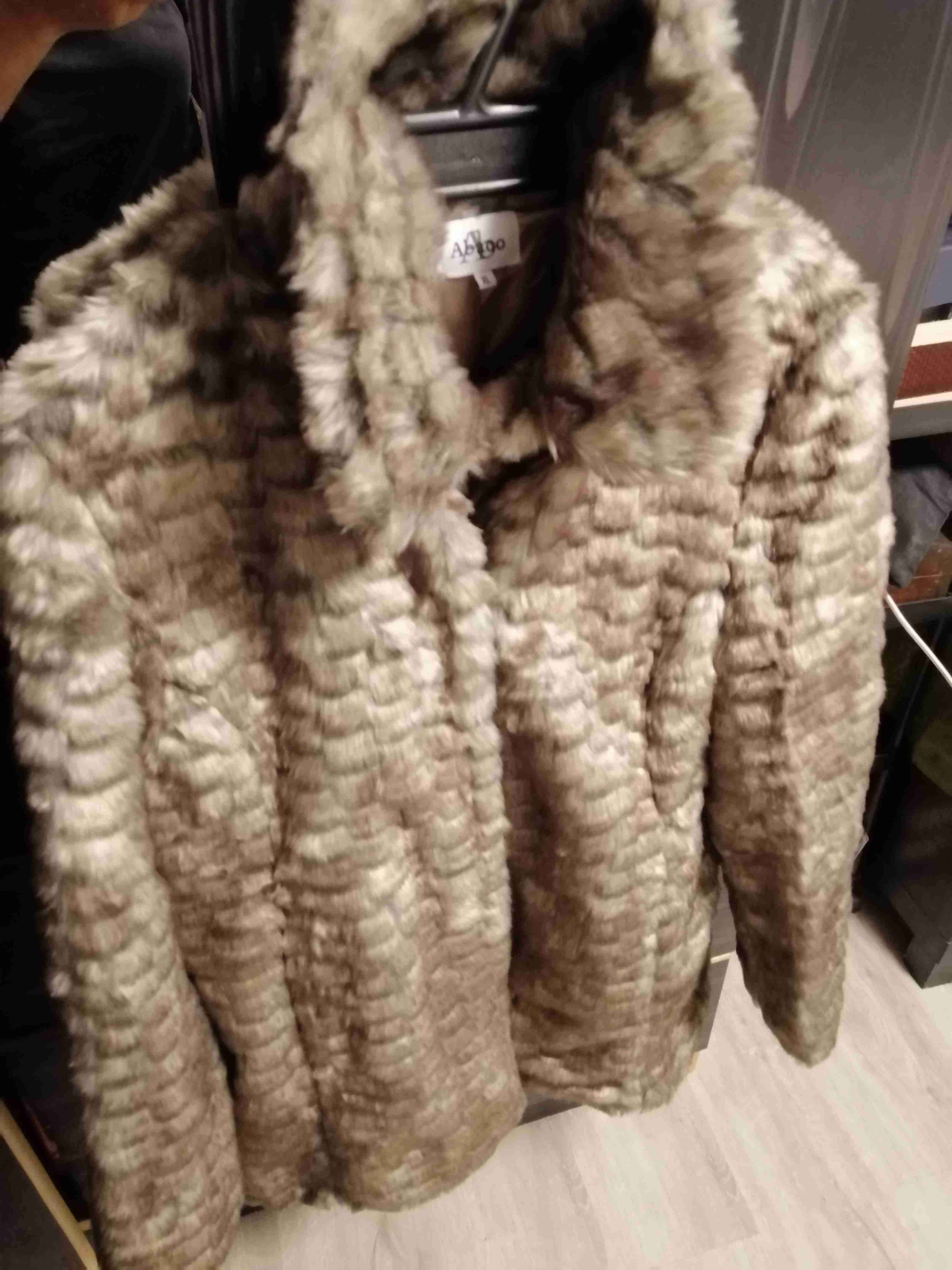 Abrigo de piel sintética beige - miniatura 1