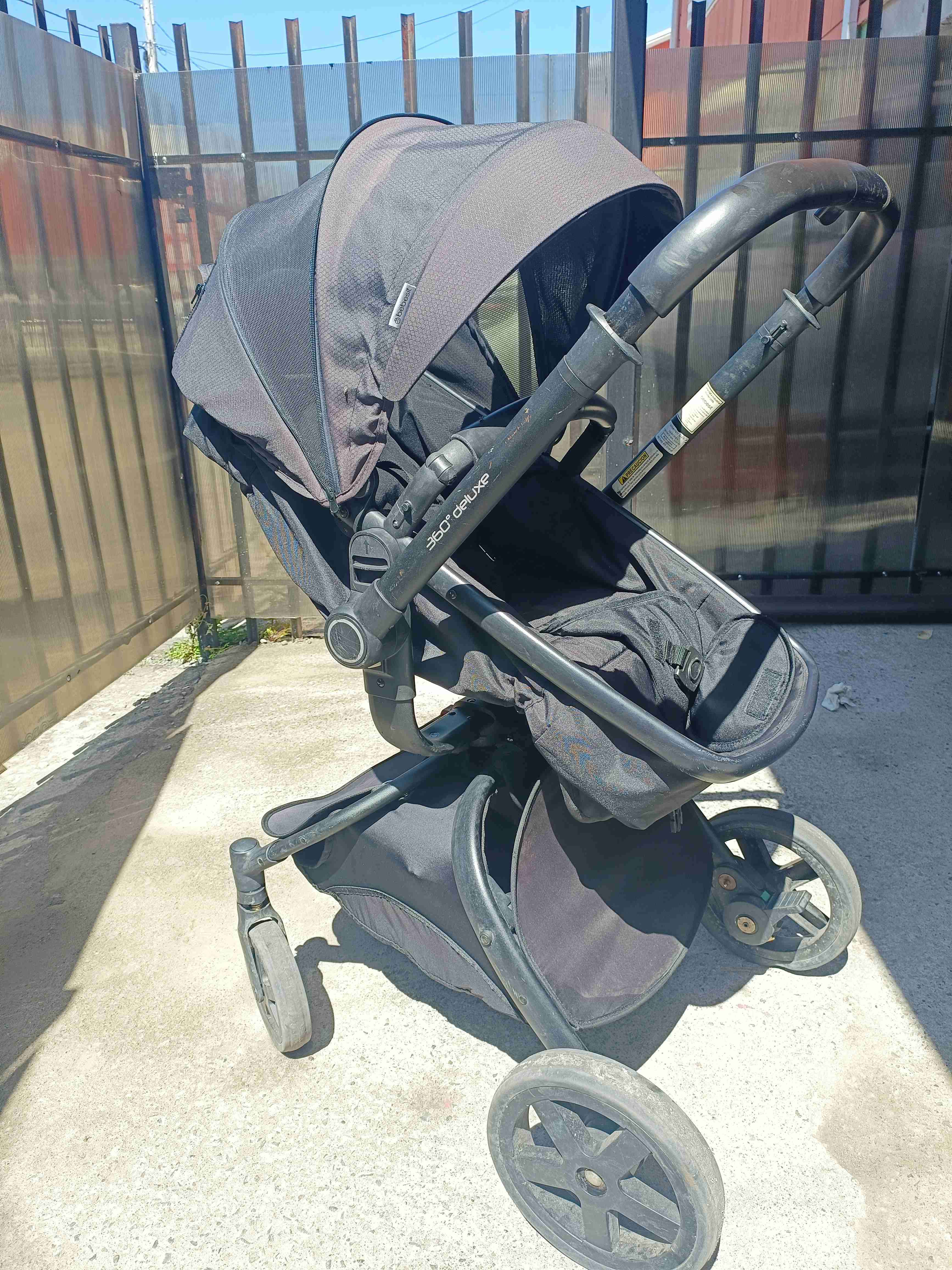 Coche de bebé negro usado - miniatura 4