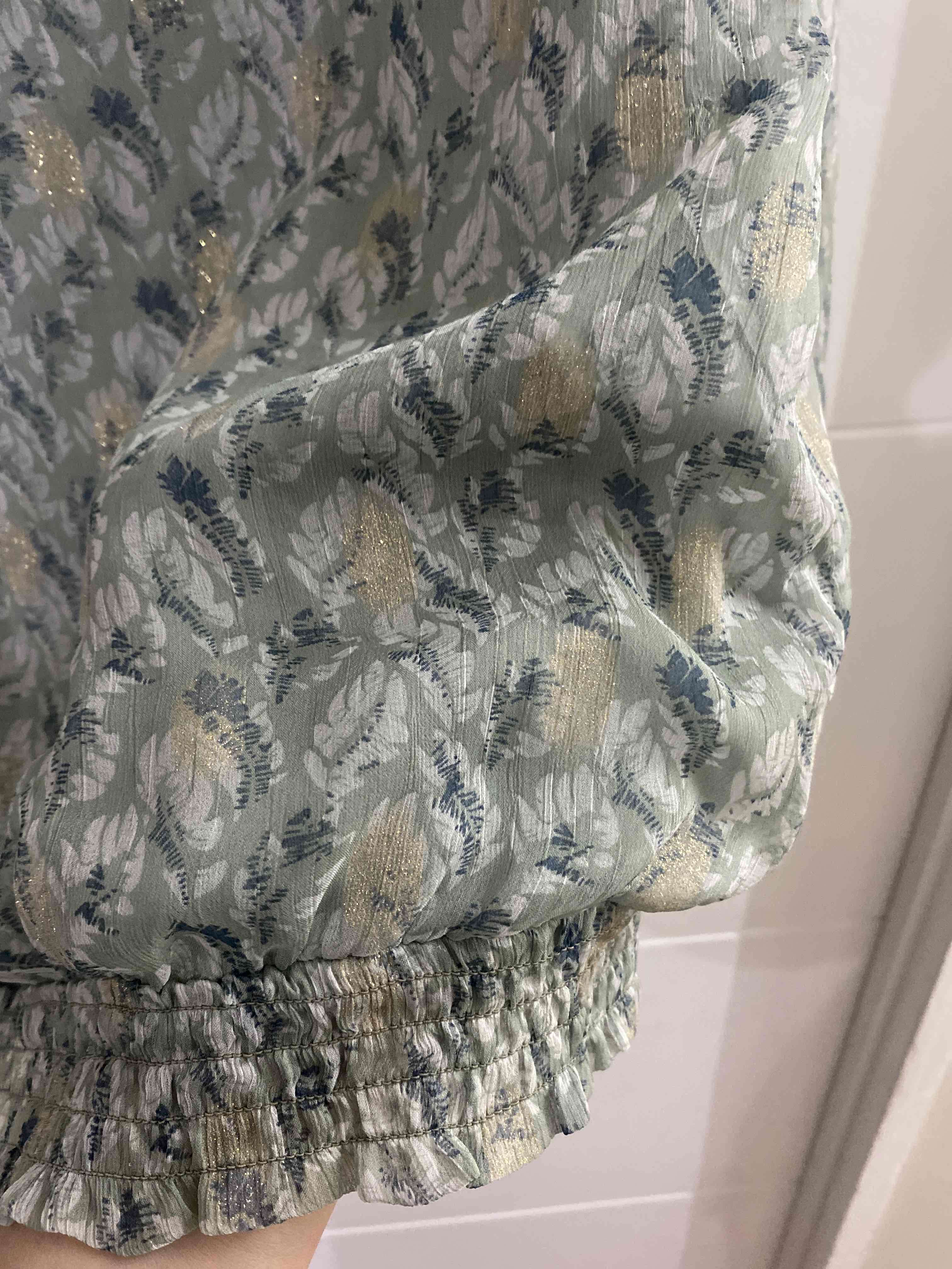 Blusa estampada en tonos verdes - miniatura 4