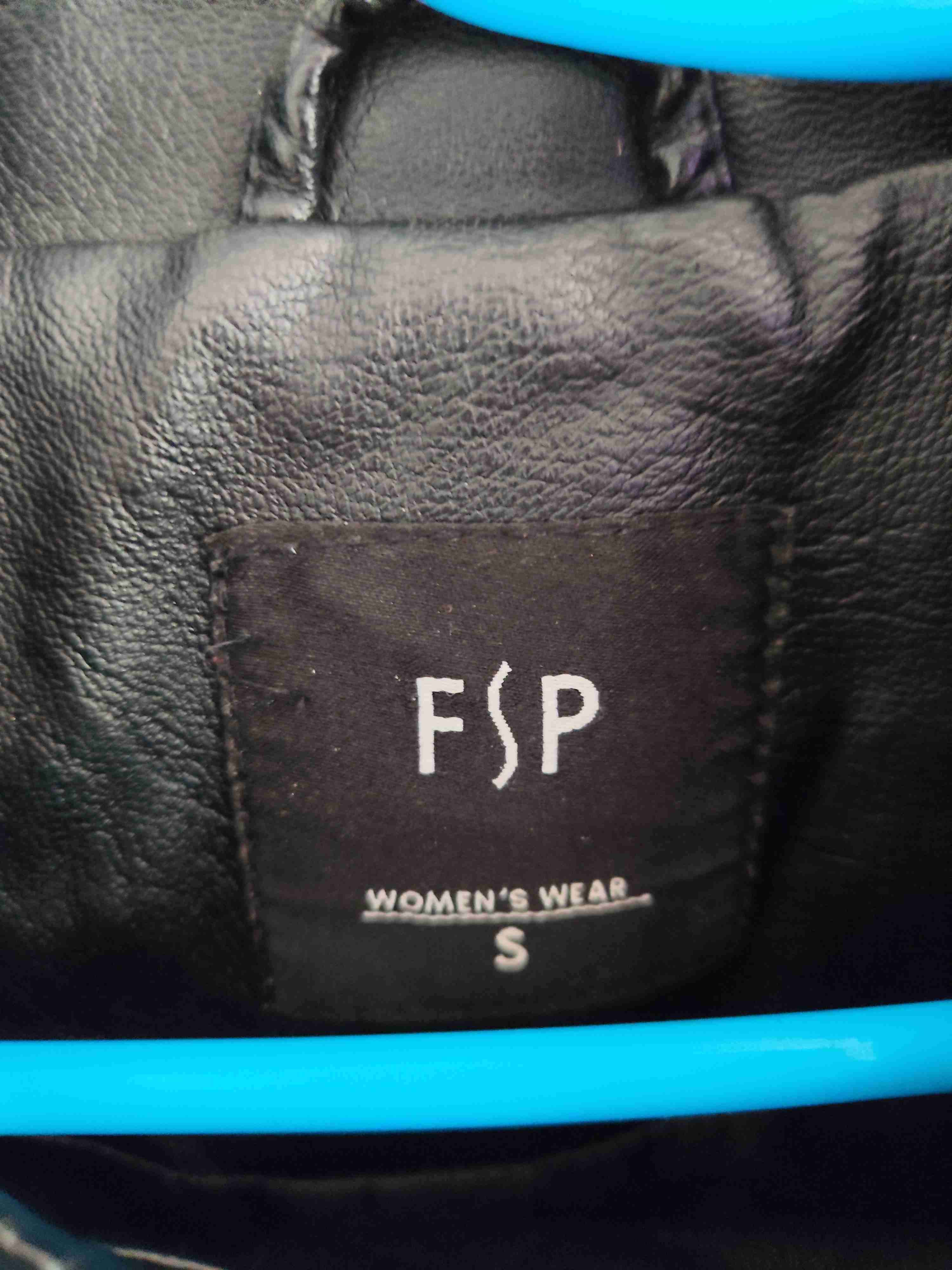 Chaqueta negra de cuero - miniatura 2