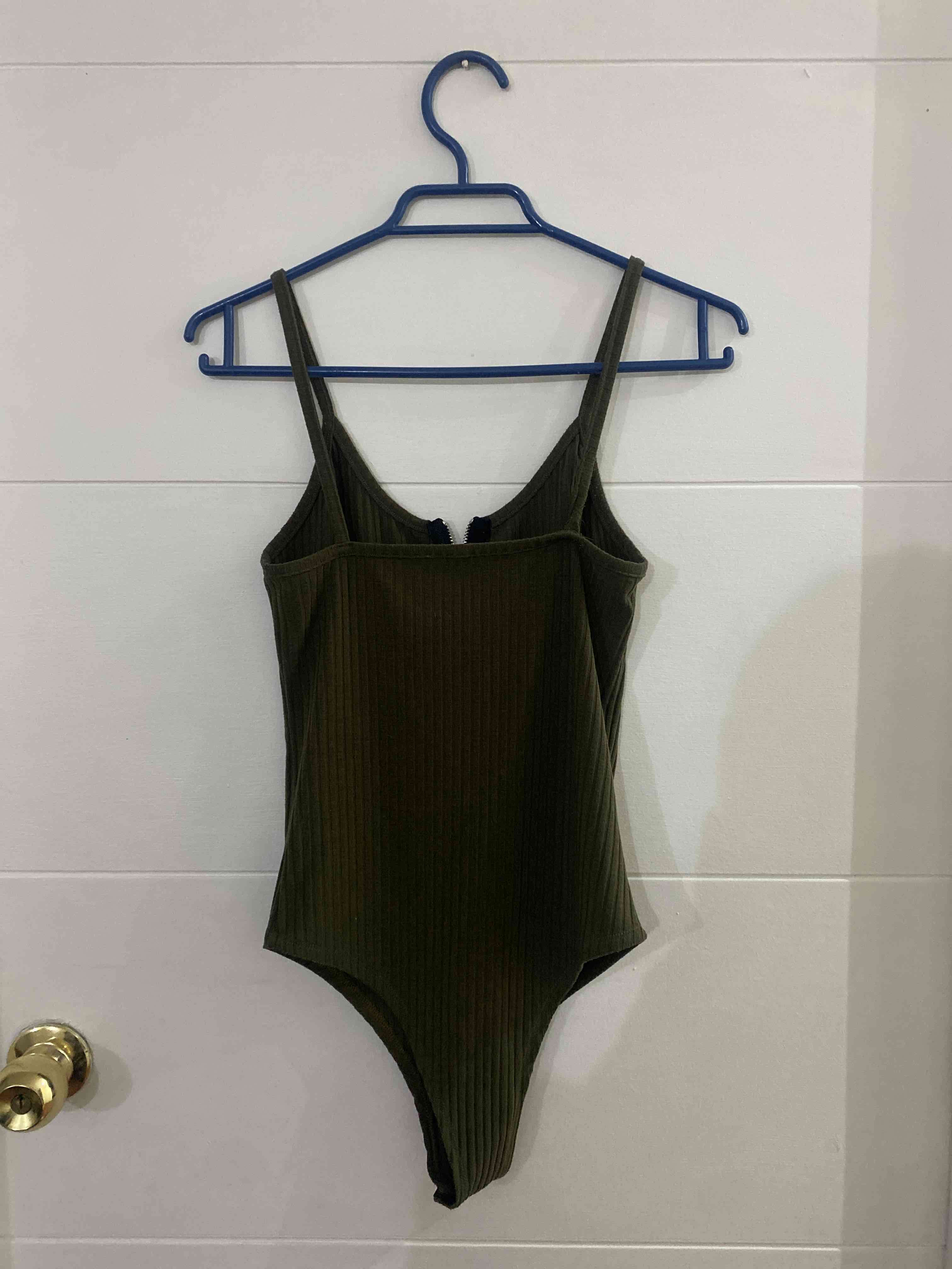 Body verde con cierre frontal - miniatura 2