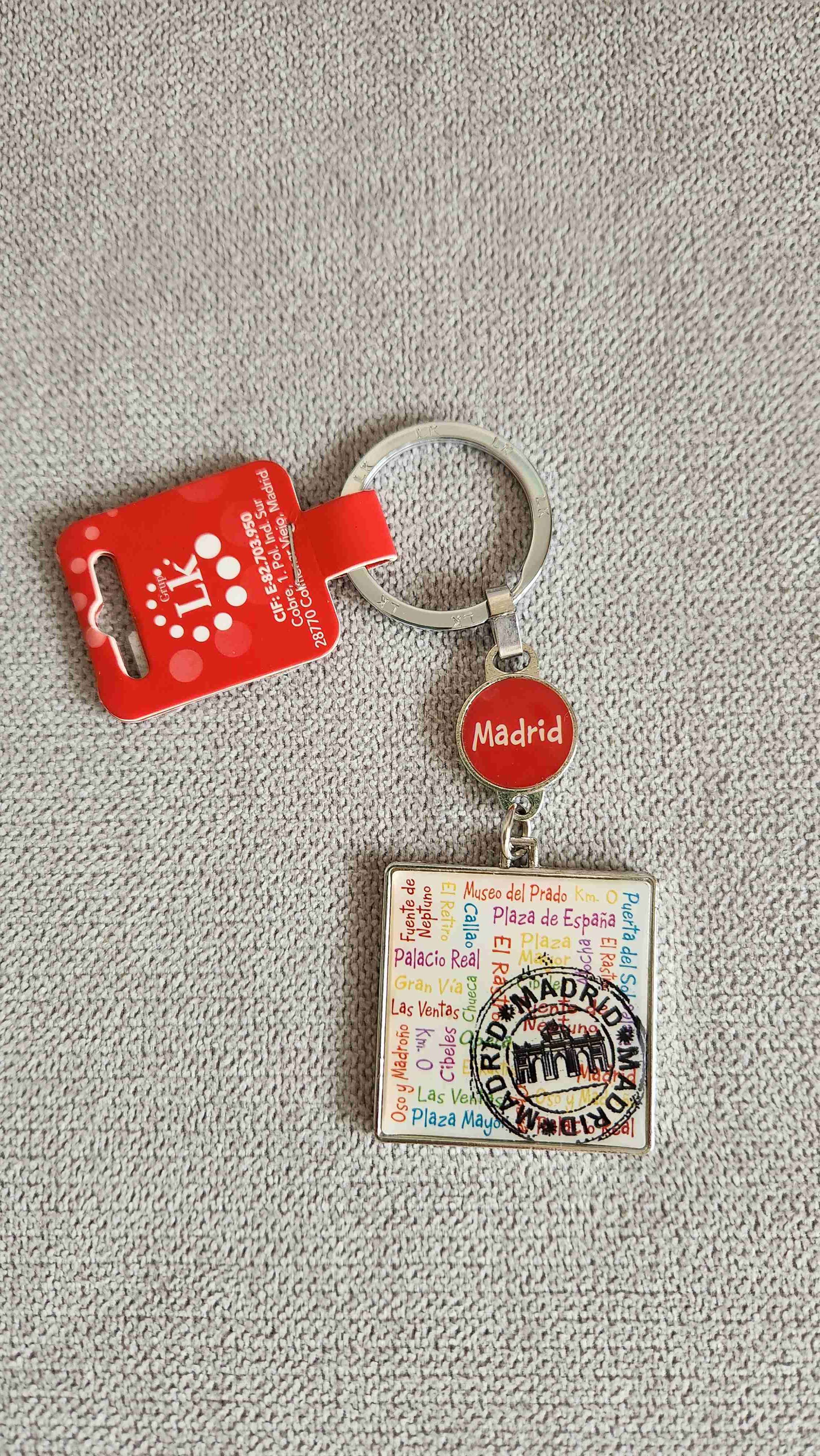 Llavero Madrid nuevo - miniatura 1