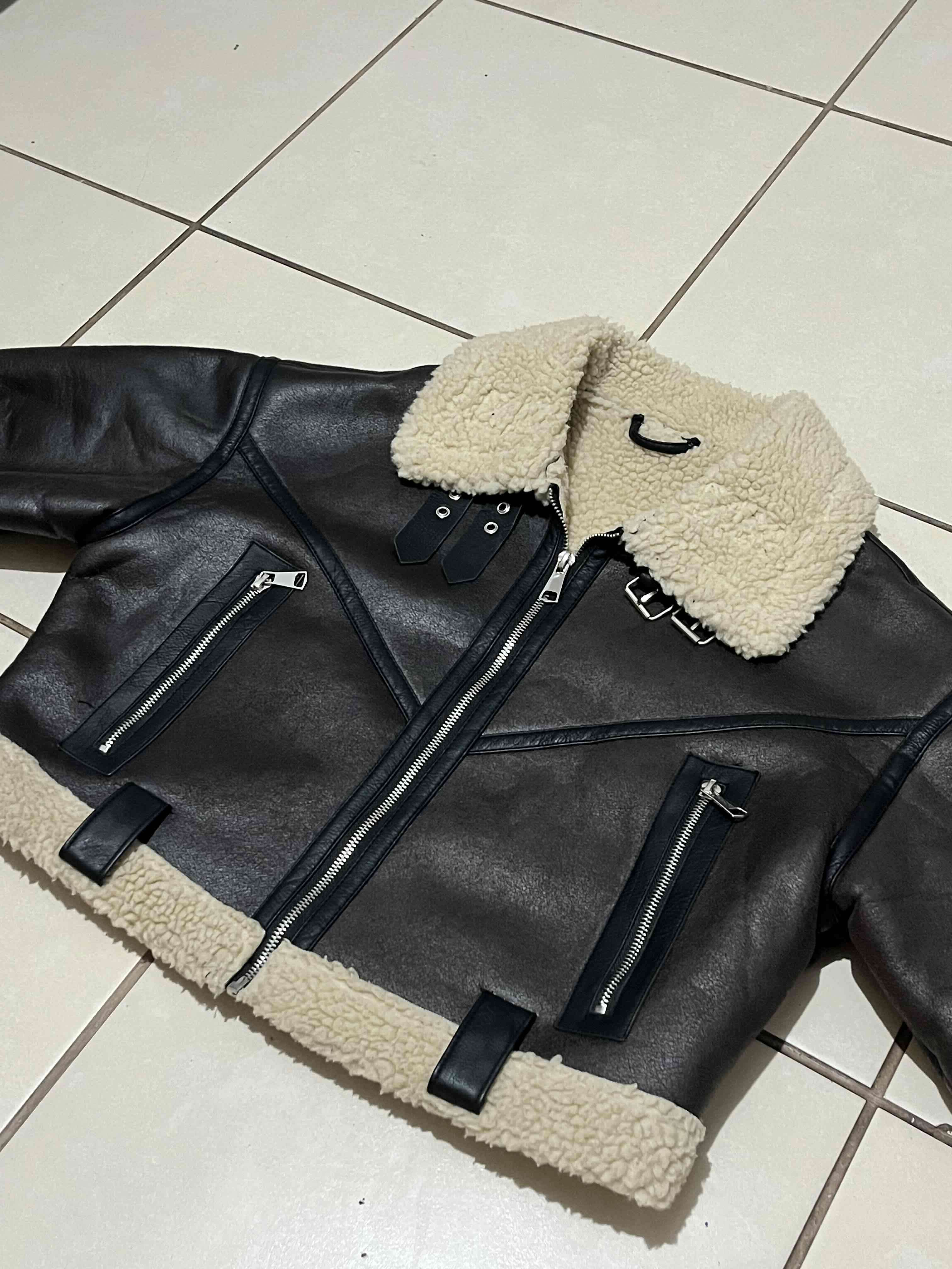 Chaqueta de cuero negra con forro - miniatura 2