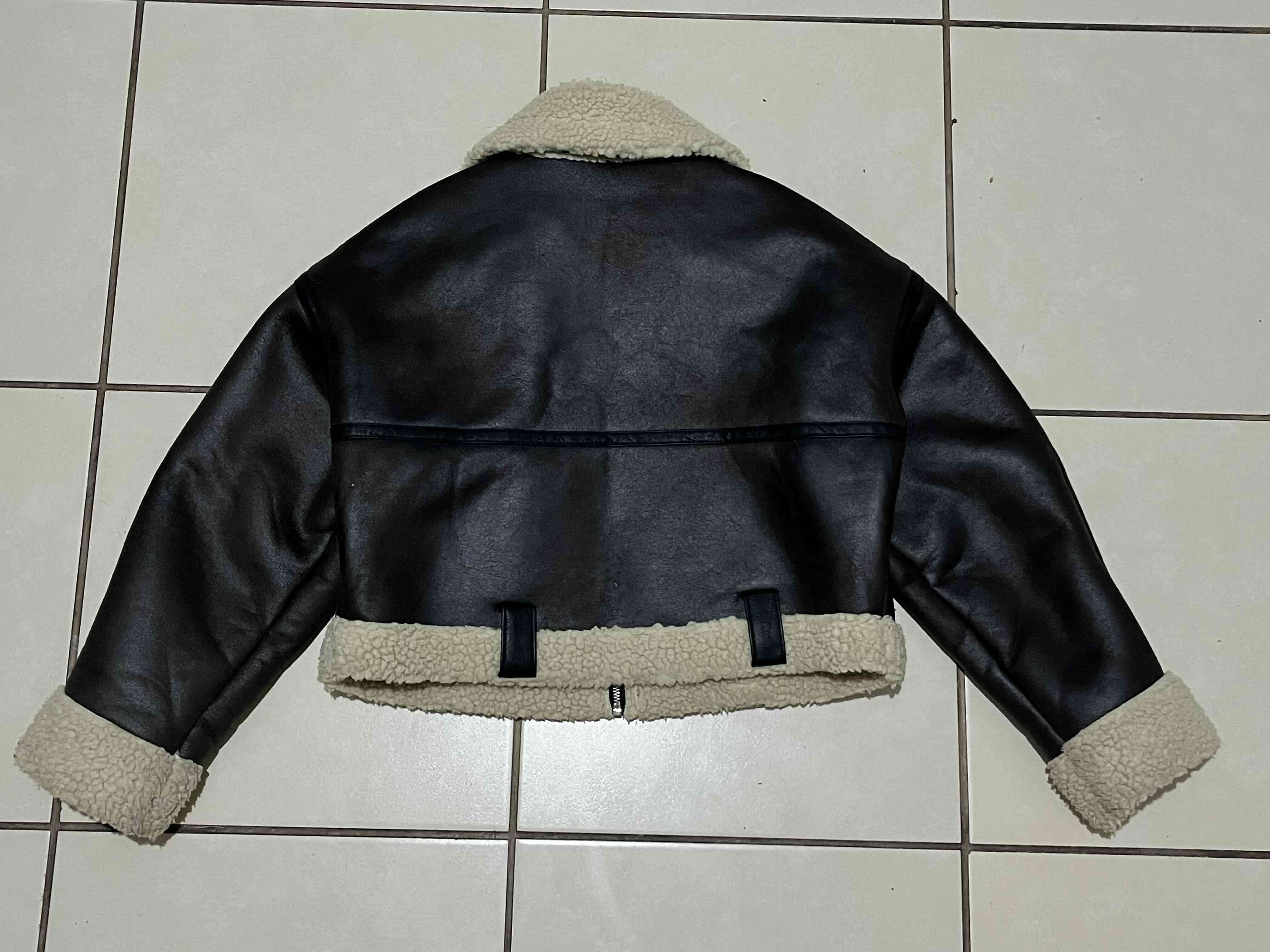 Chaqueta de cuero negra con forro - miniatura 3