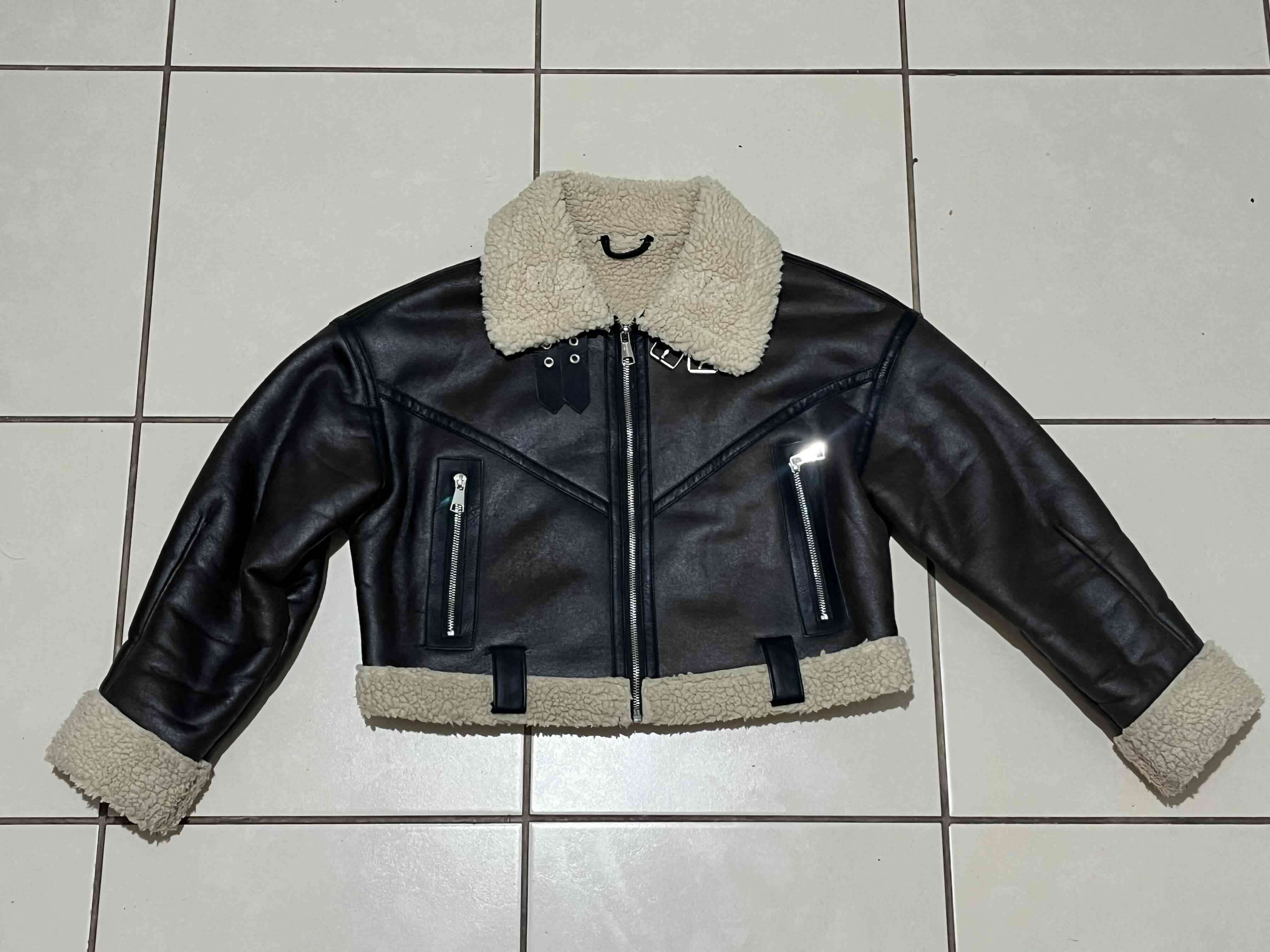 Chaqueta de cuero negra con forro - miniatura 4