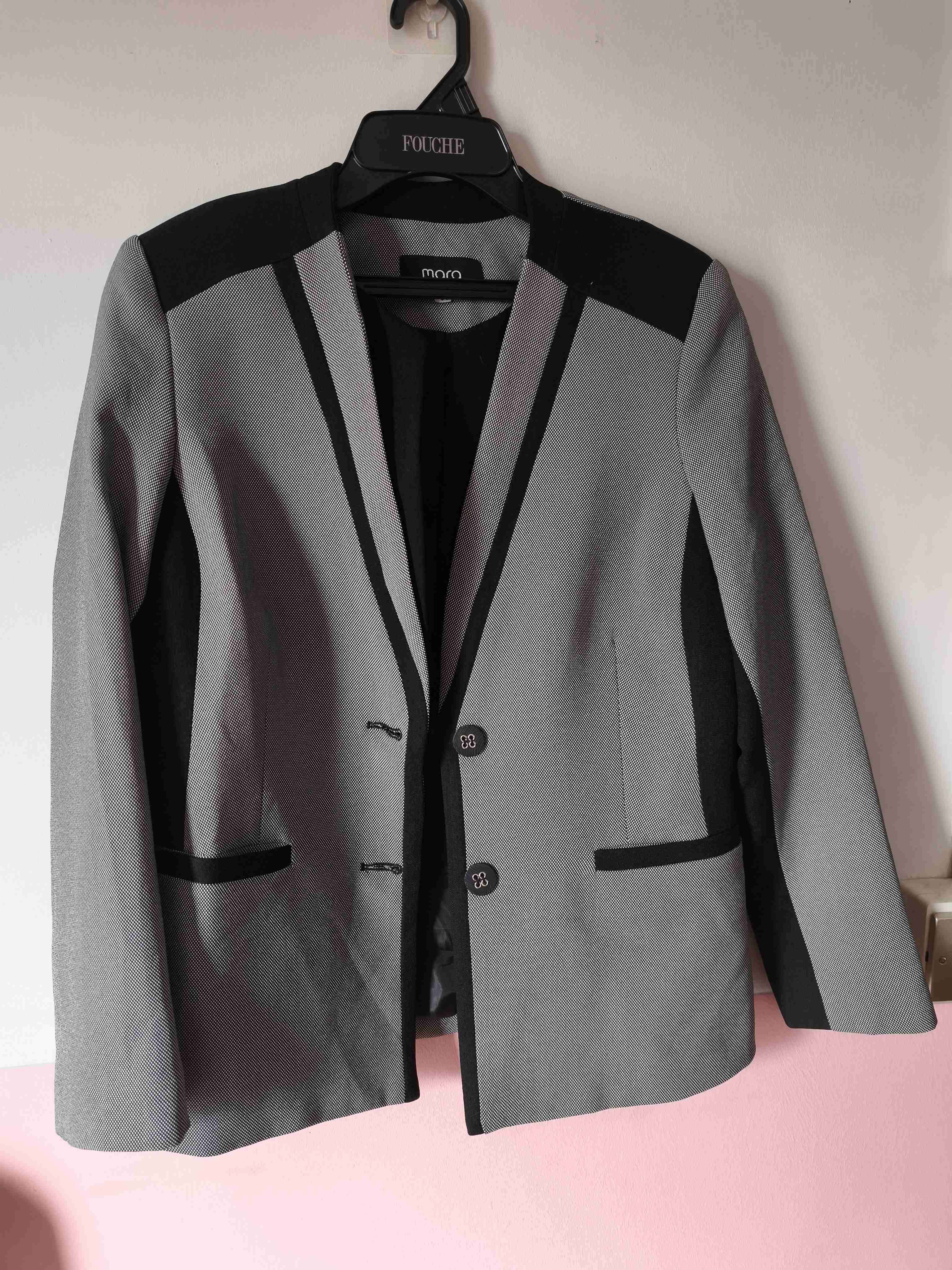 Blazer gris con detalles negros - miniatura 1