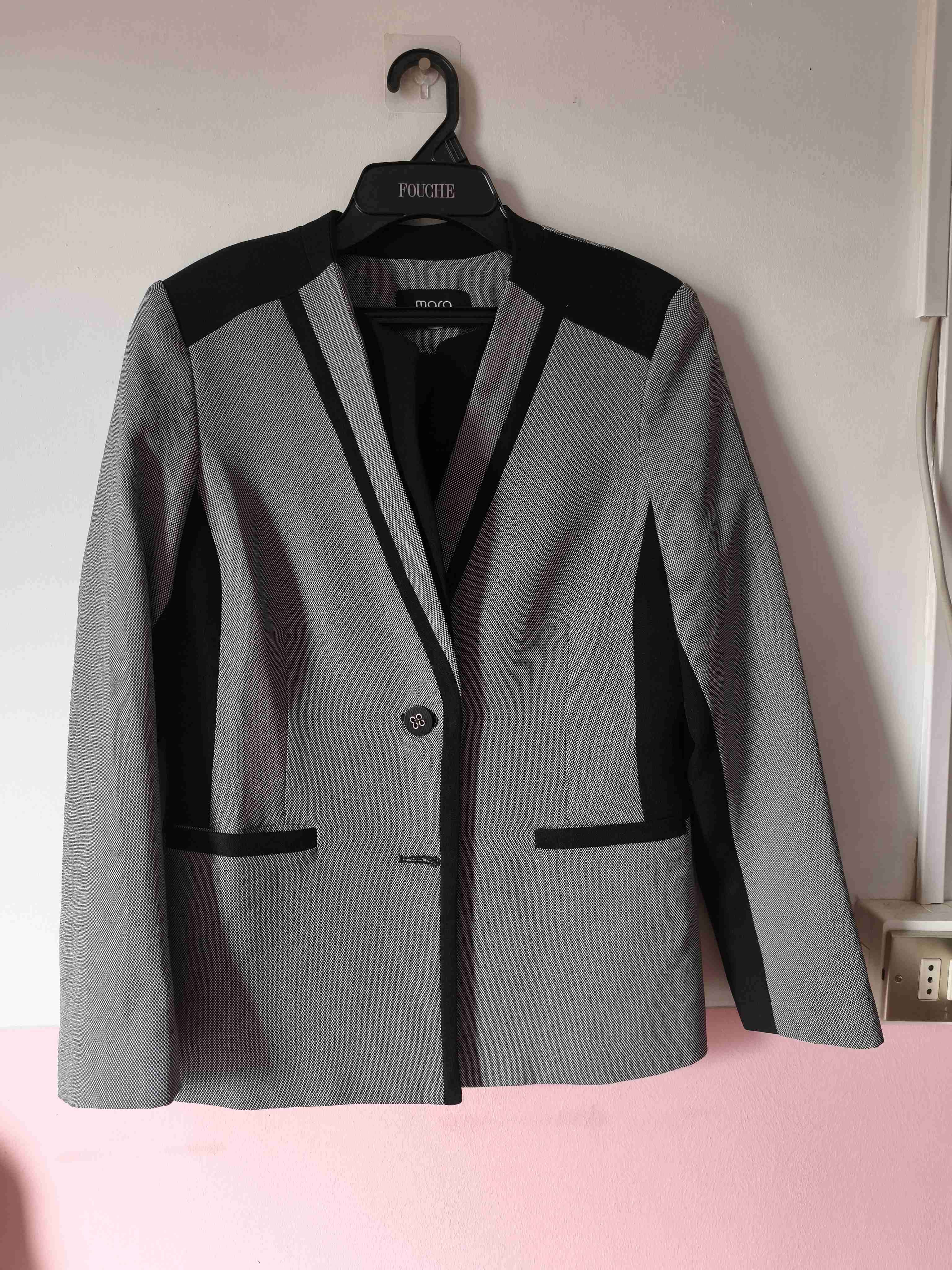 Blazer gris con detalles negros - miniatura 3