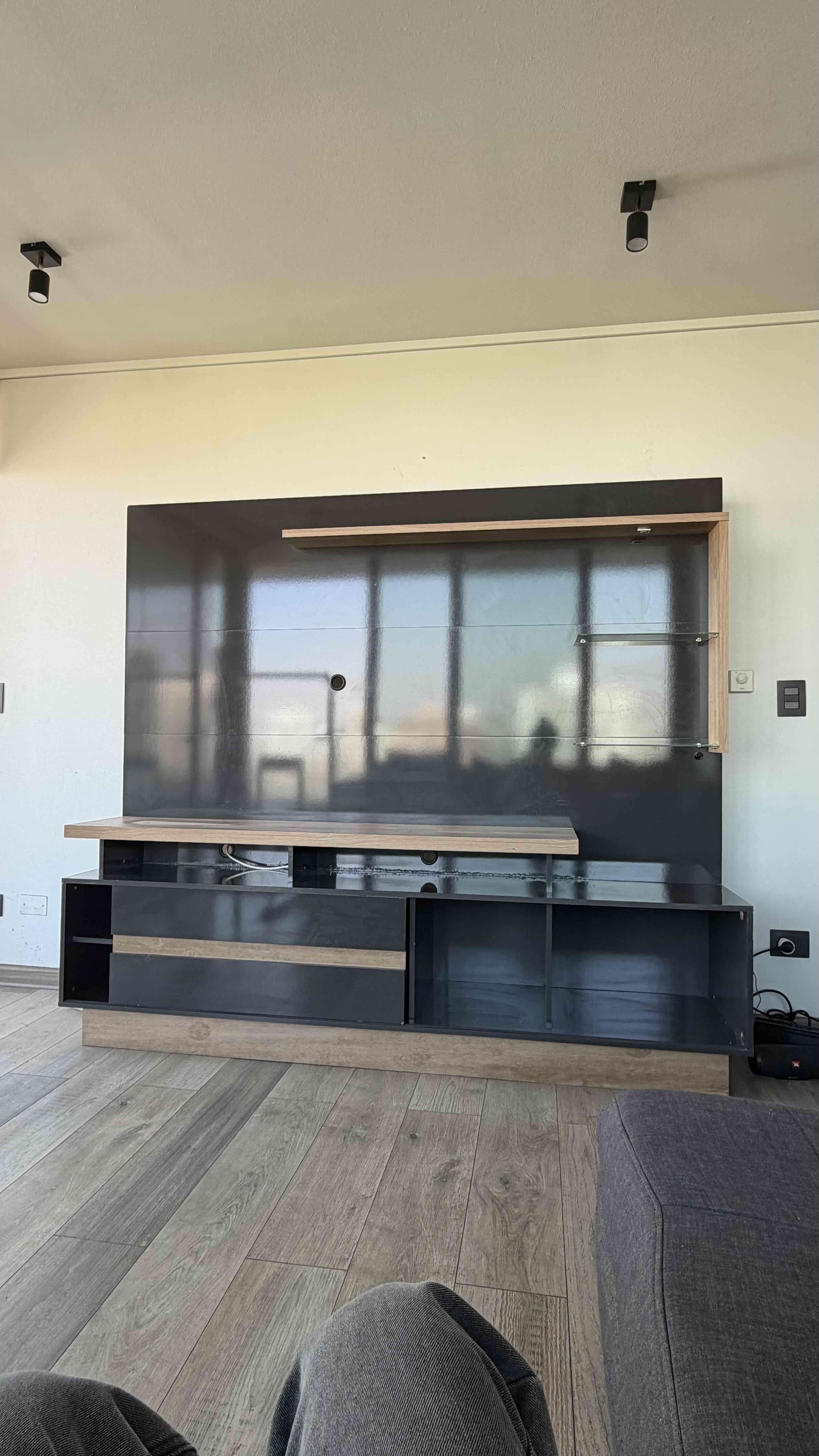 Mueble de TV con estantes - miniatura 1