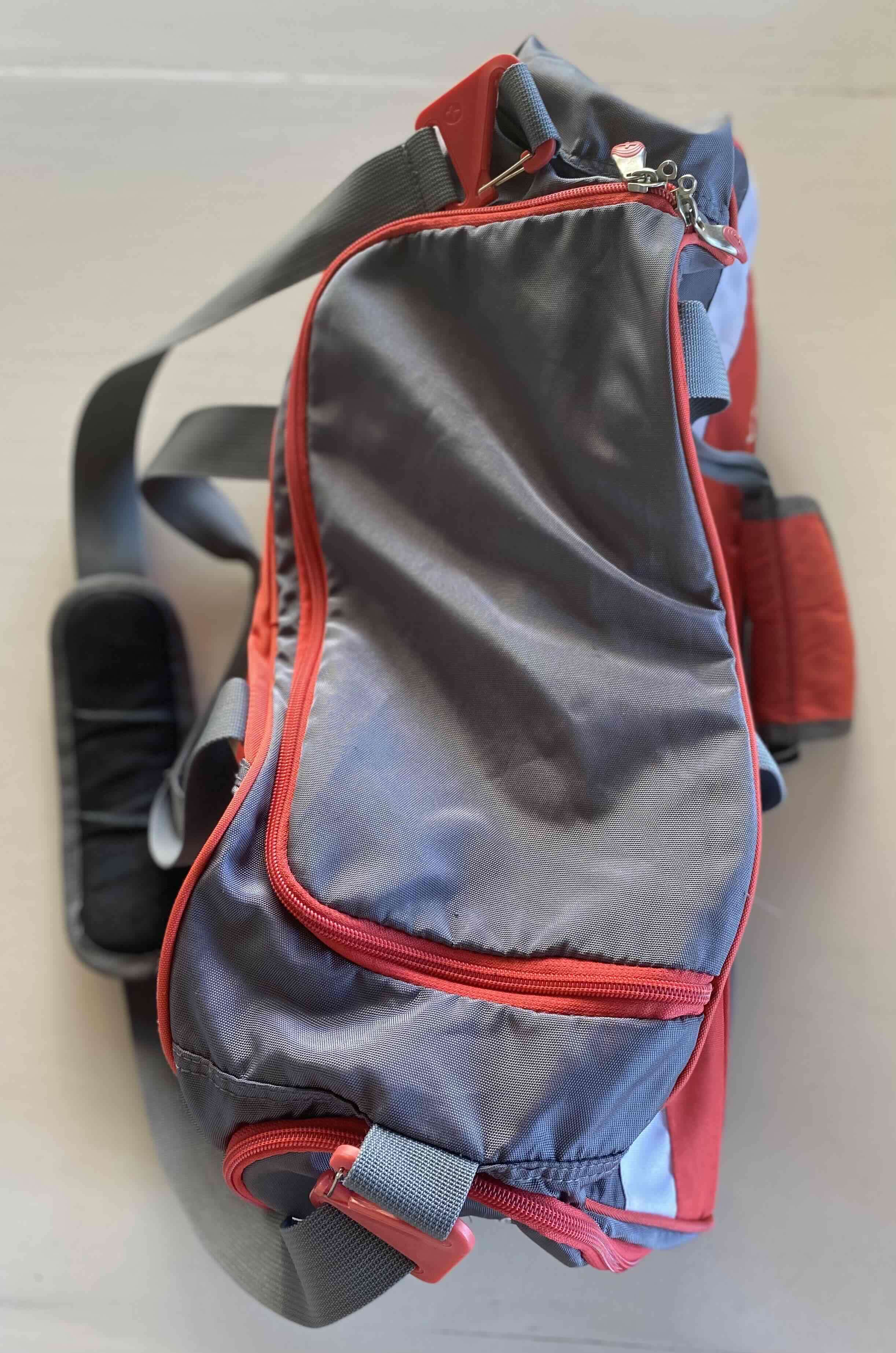 Bolso deportivo Saxoline  Xtrem rojo y gris - miniatura 2