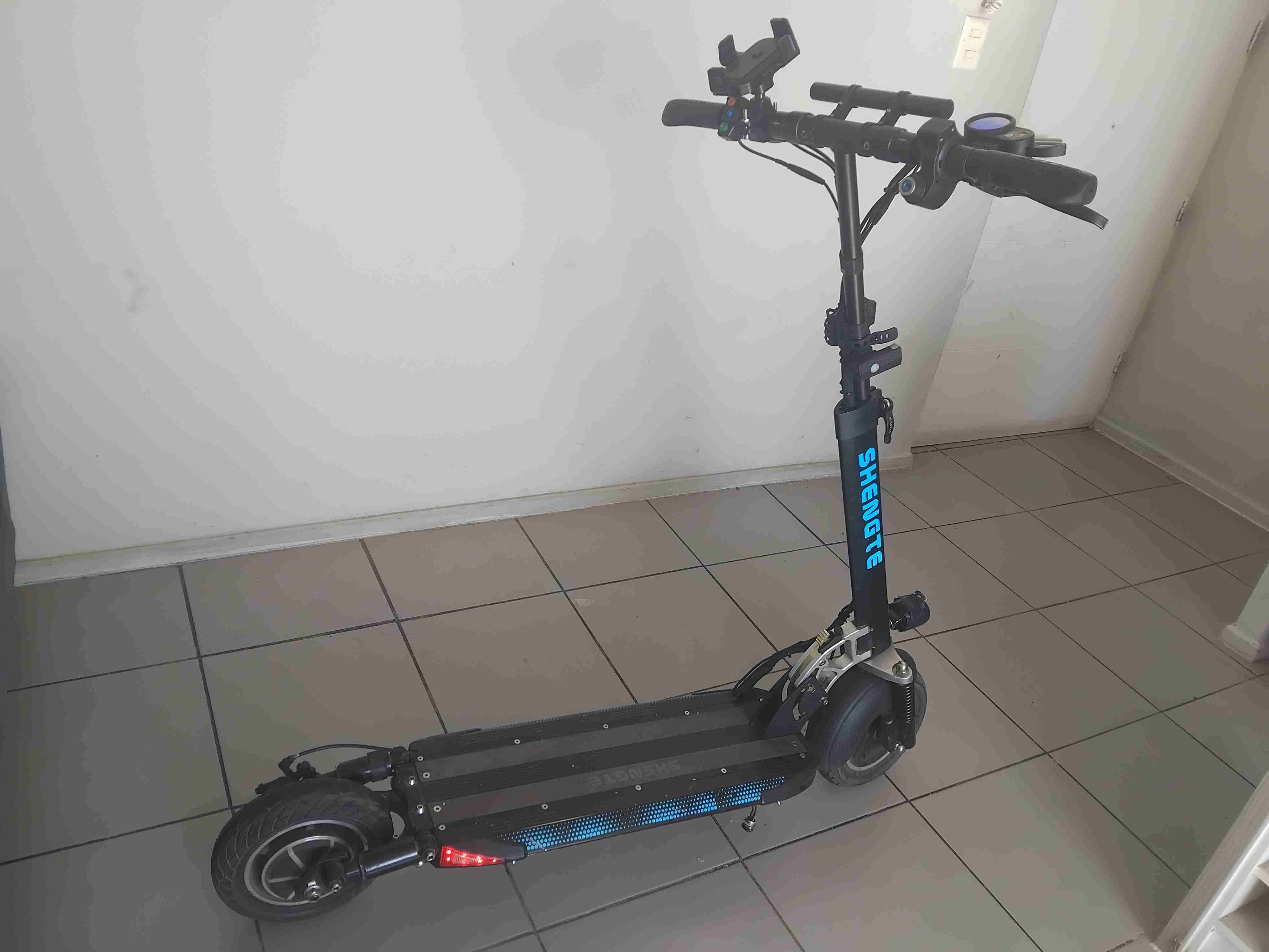 Scooter eléctrico Shengte negro - miniatura 1