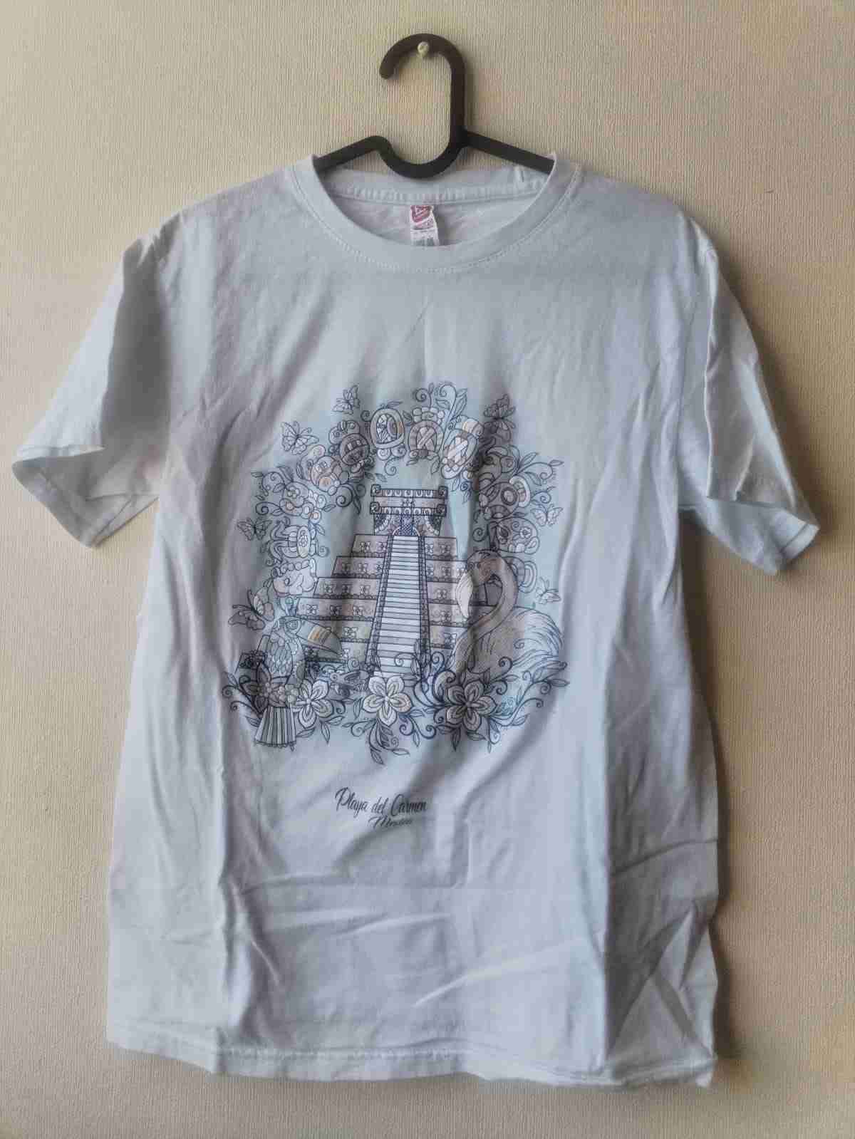 Polera blanca con diseño Playa del Carmen