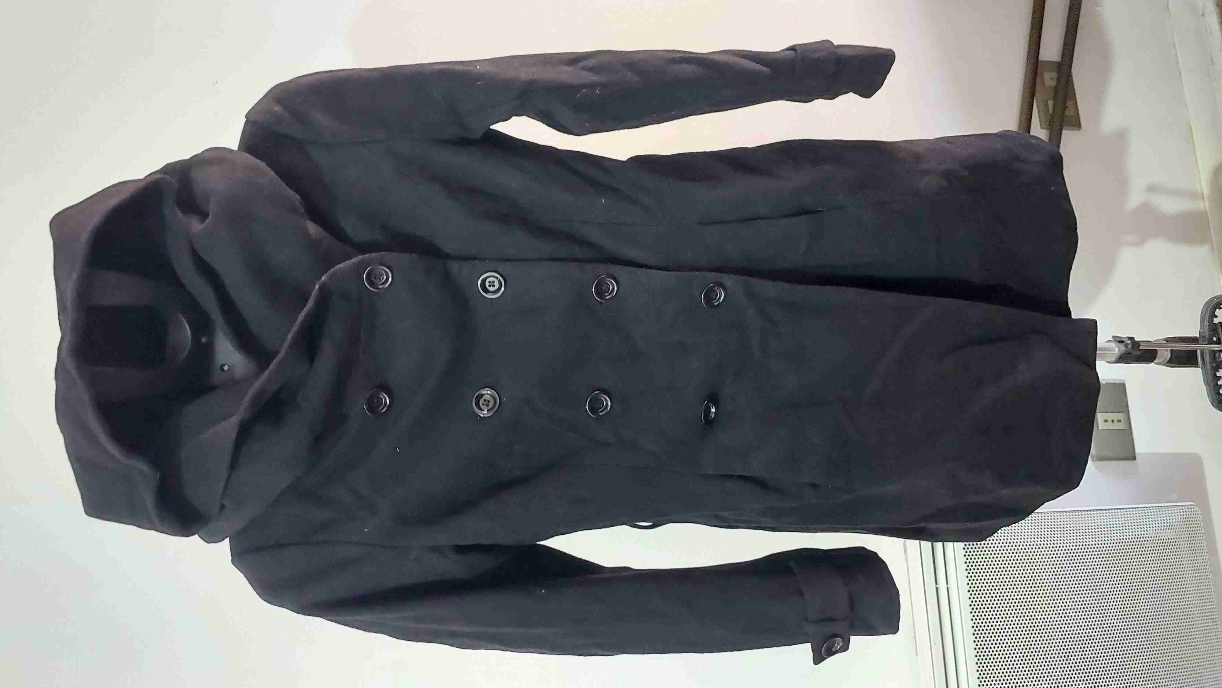 Abrigo ONLY. Negro con capucha