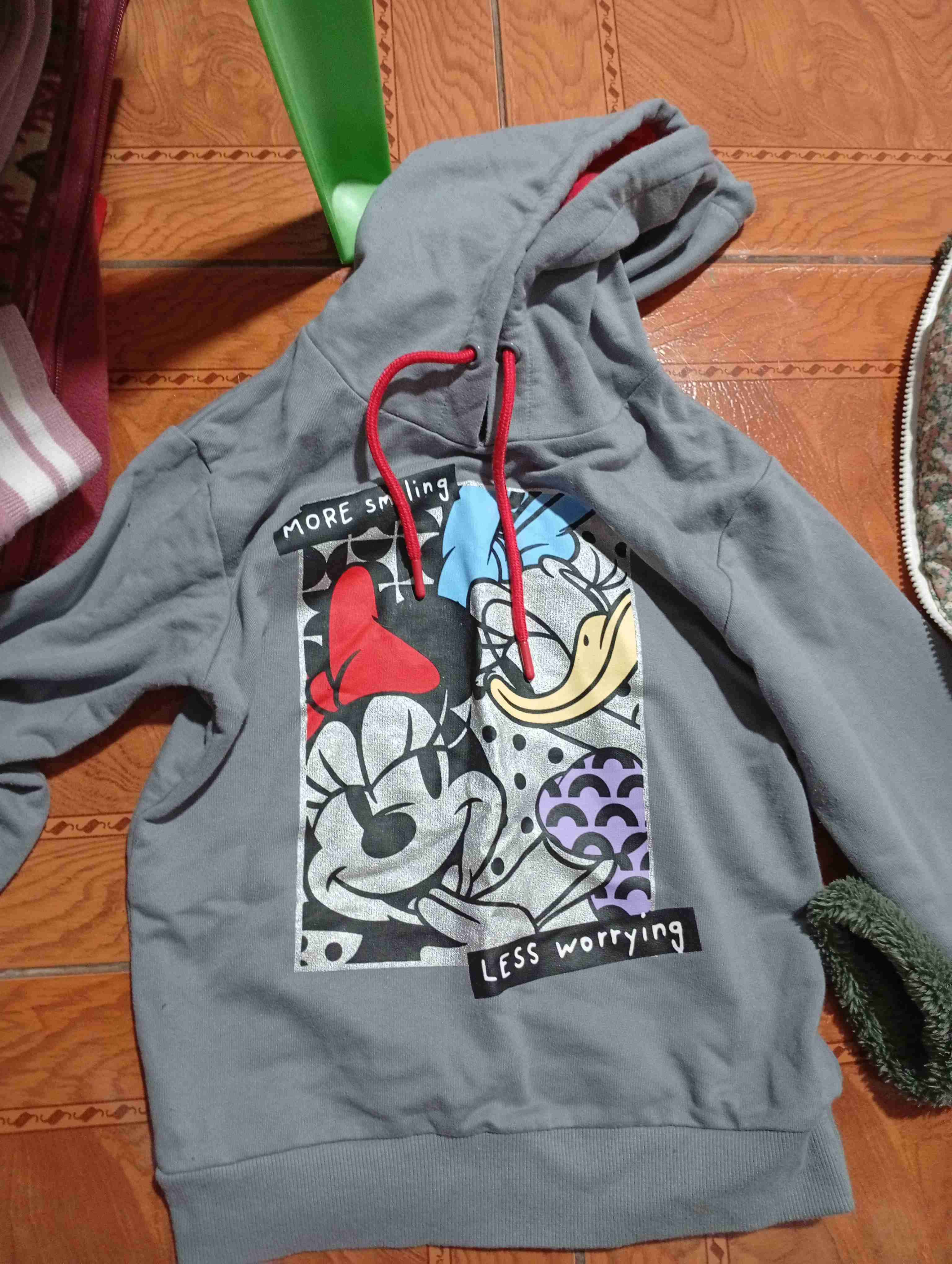 Polerón Minnie gris con capucha marca Disney