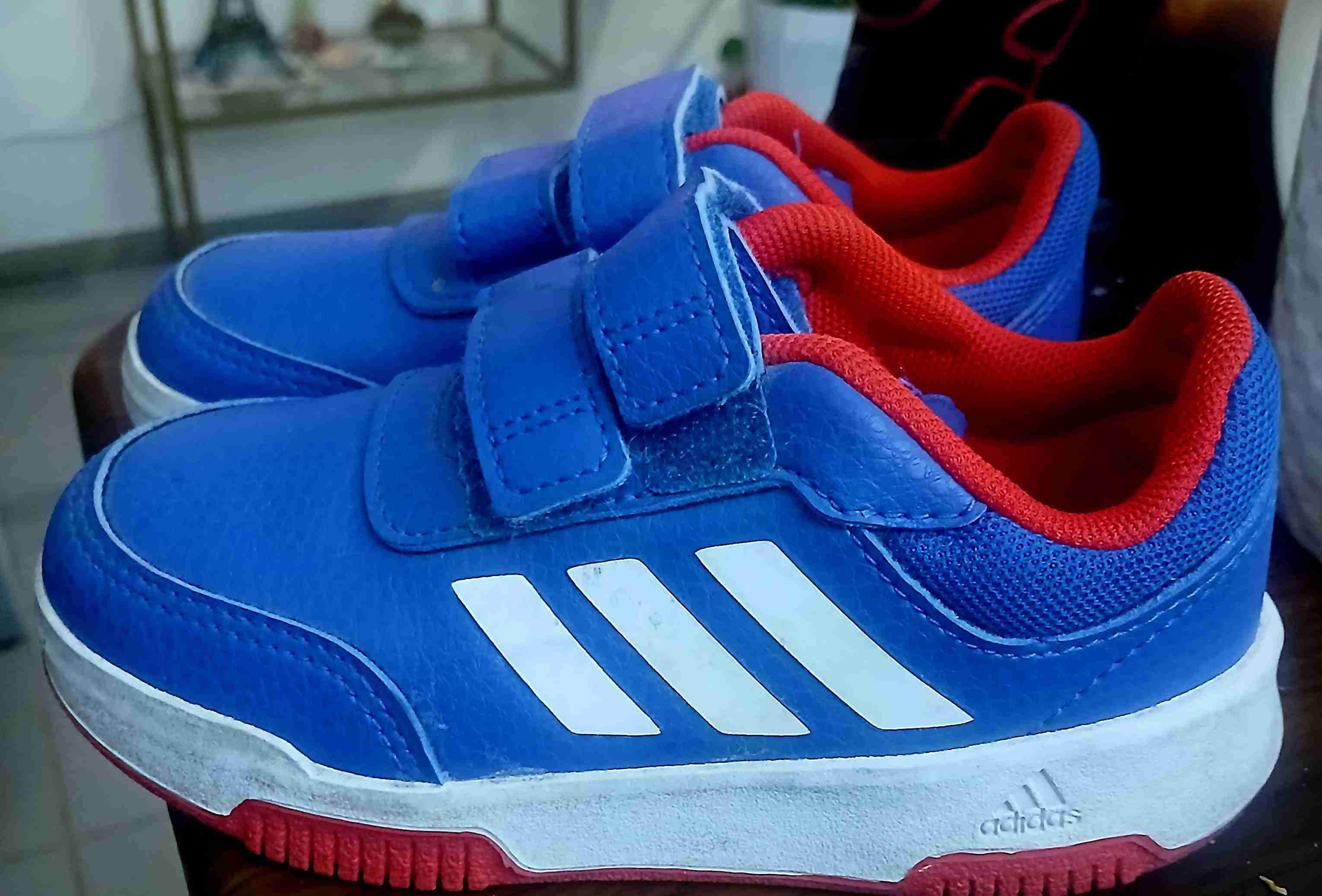 Botines de fútbol negro y rojo - miniatura 5