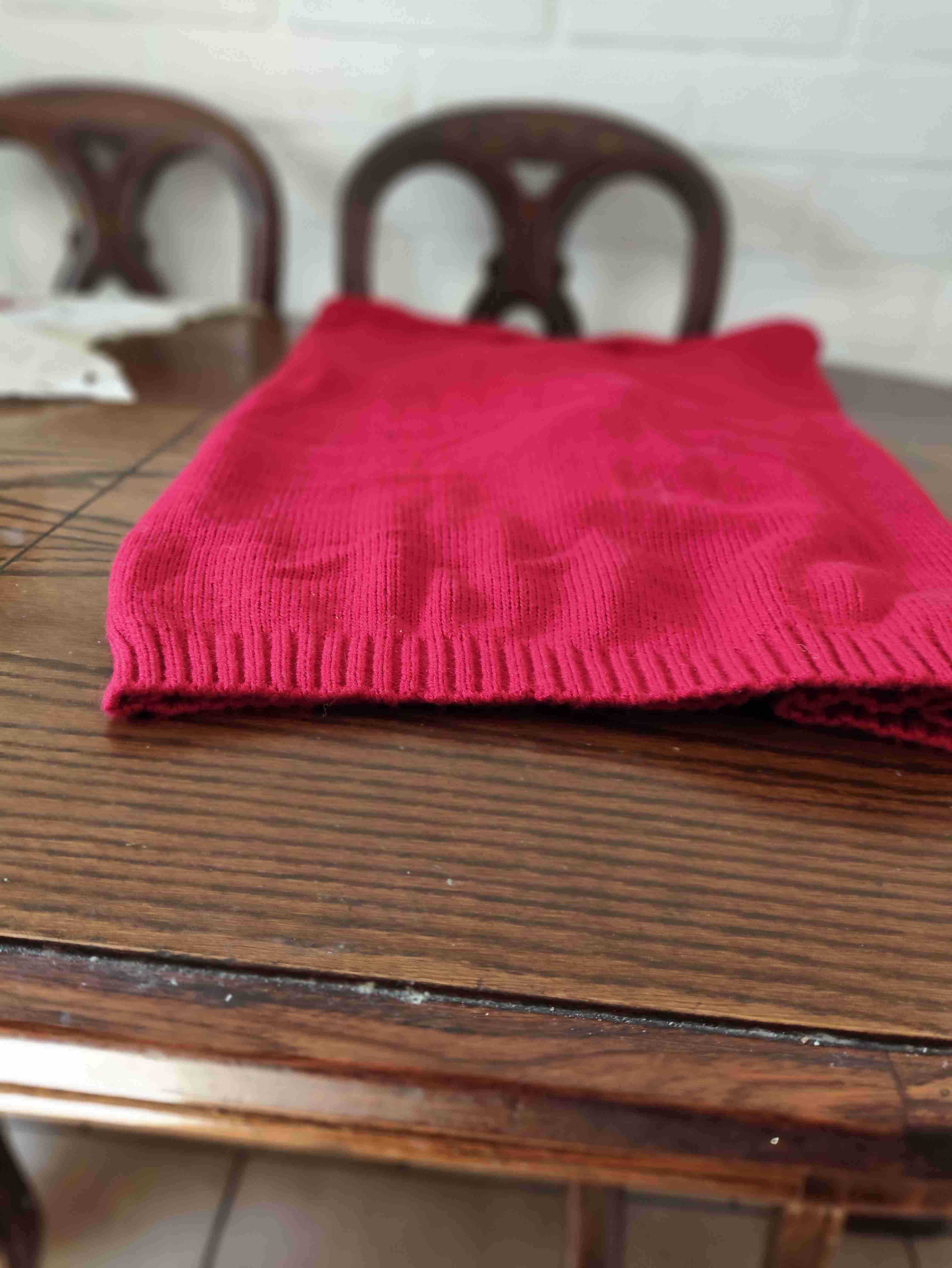 Suéter rojo de punto trenzado - miniatura 3