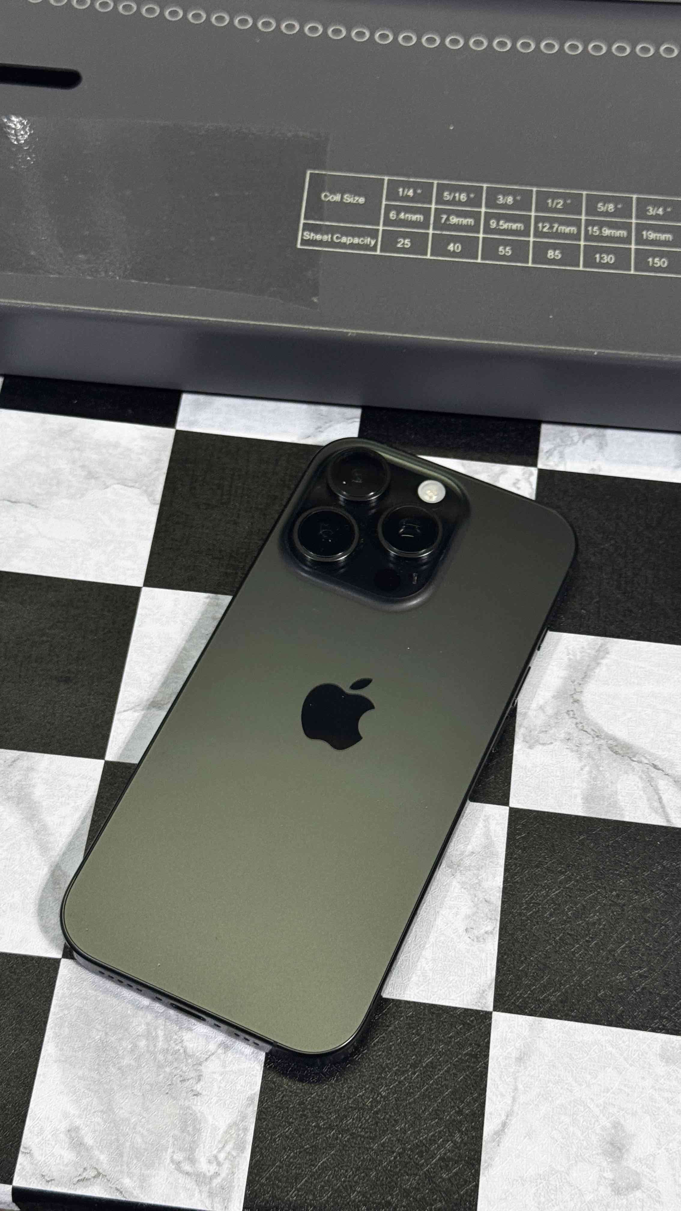 iPhone 16 Pro 128GB Titanio Negro - miniatura 2