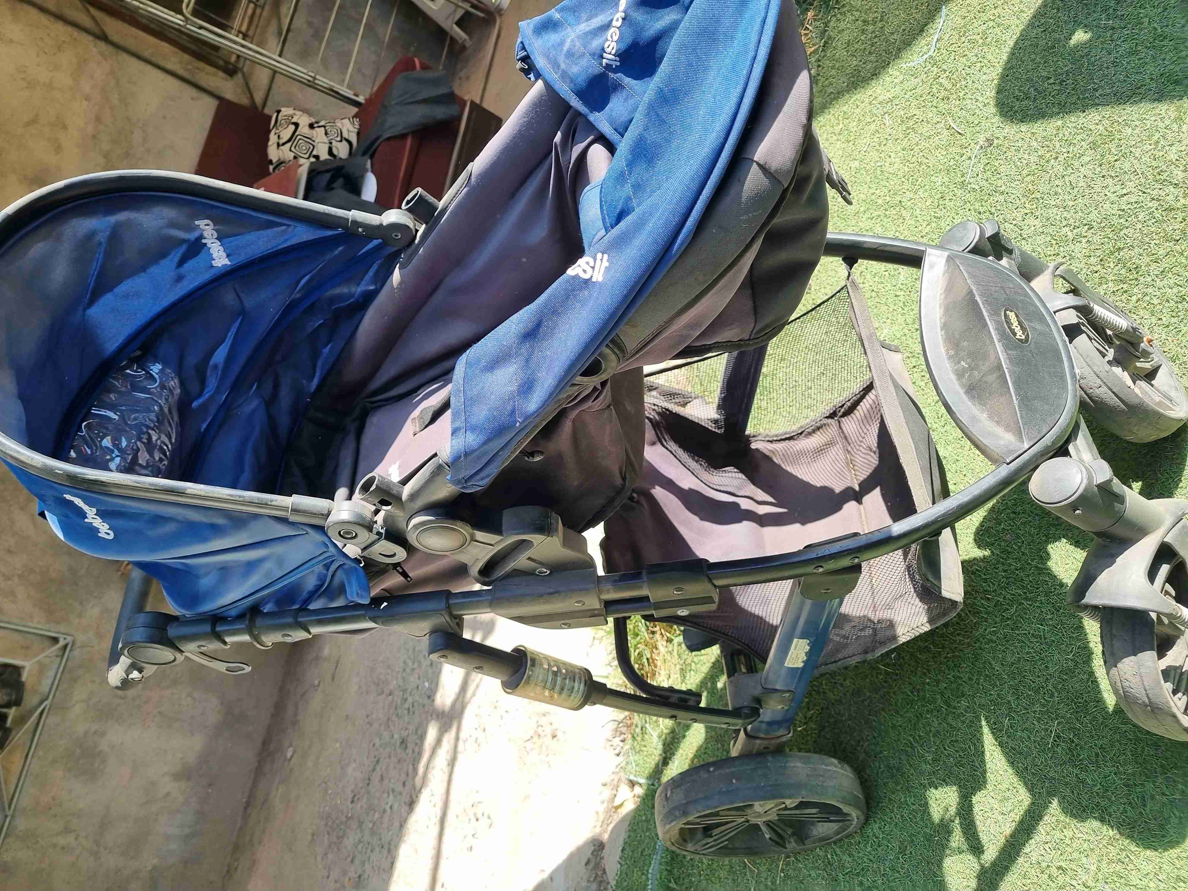 Coche de bebé azul - miniatura 1