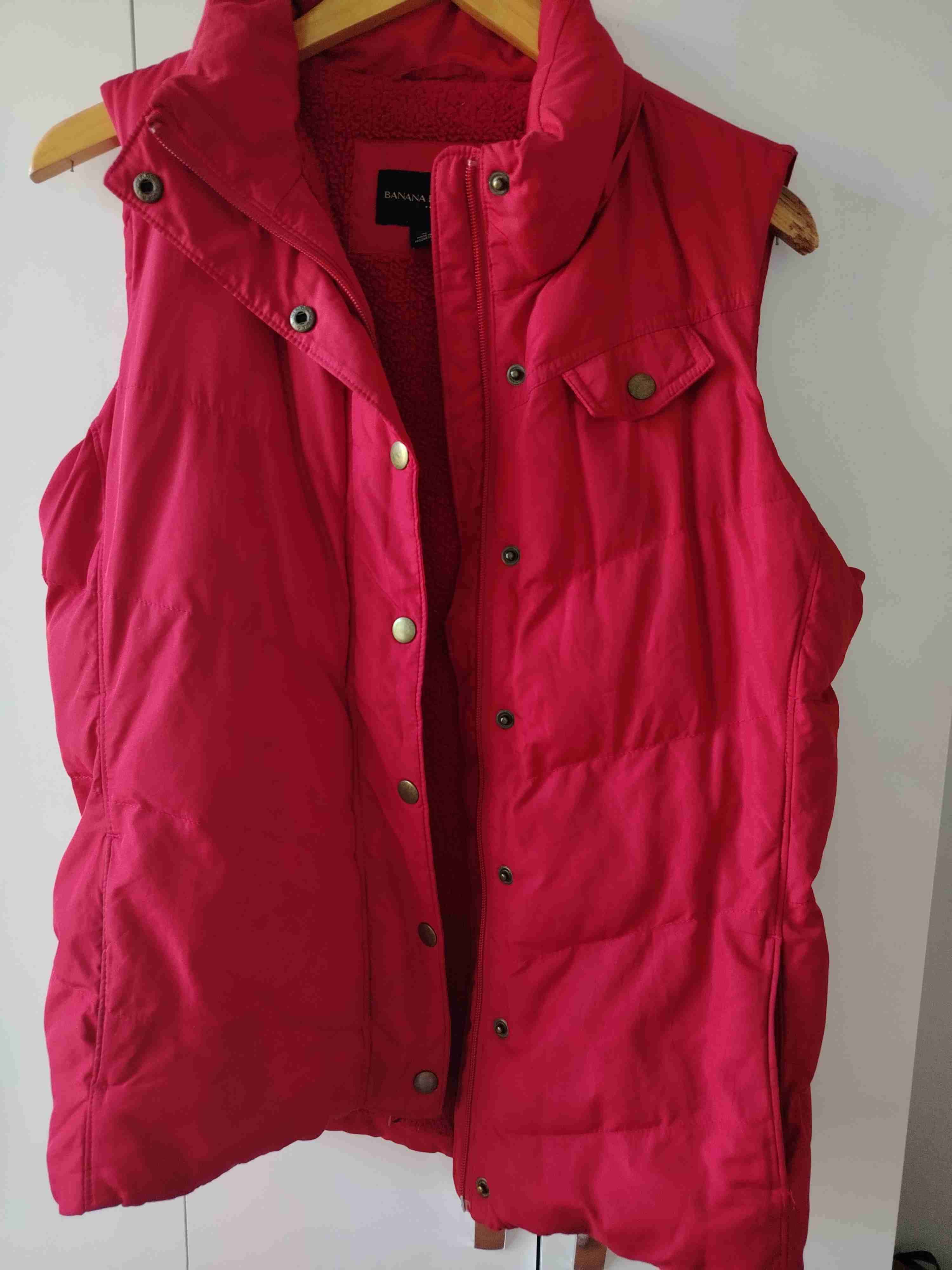 Chaleco rojo sin mangas - miniatura 2