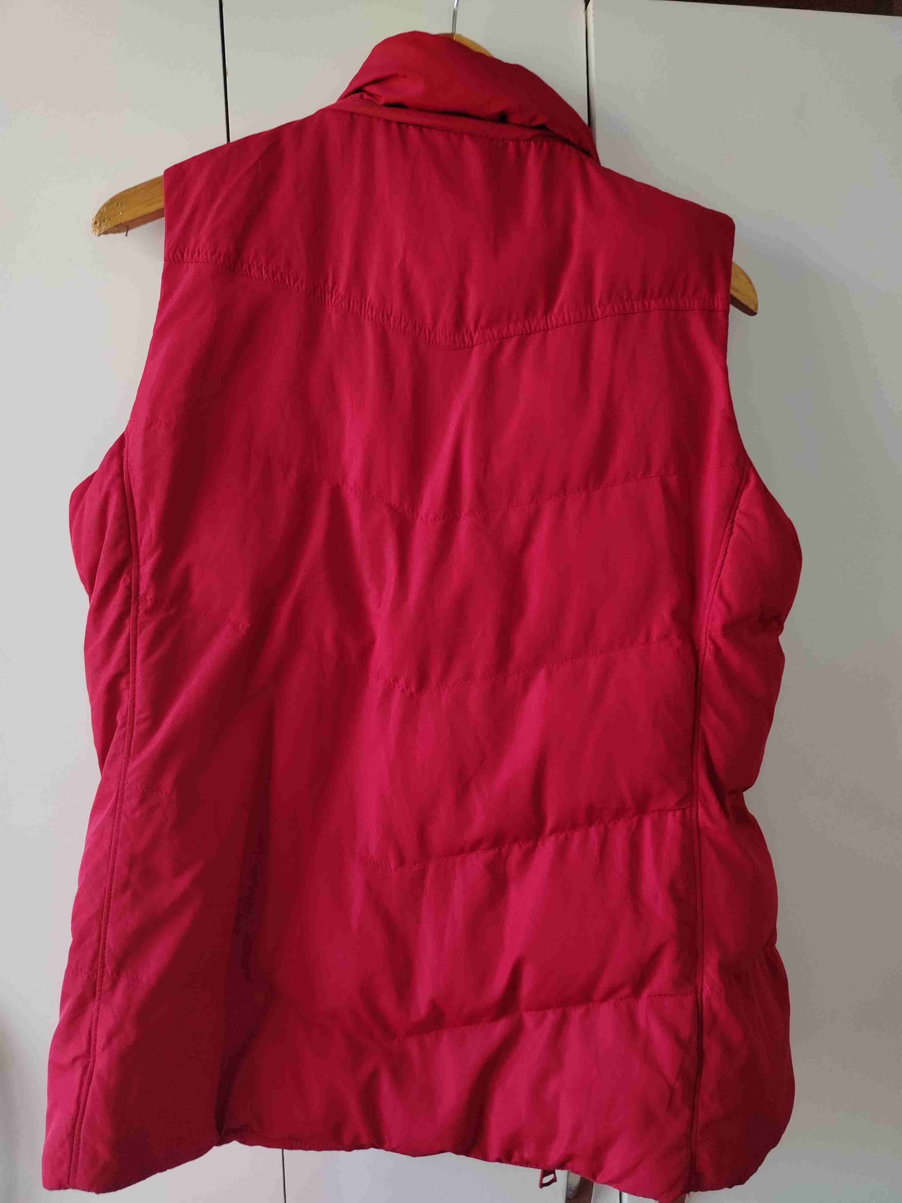 Chaleco rojo sin mangas - miniatura 3