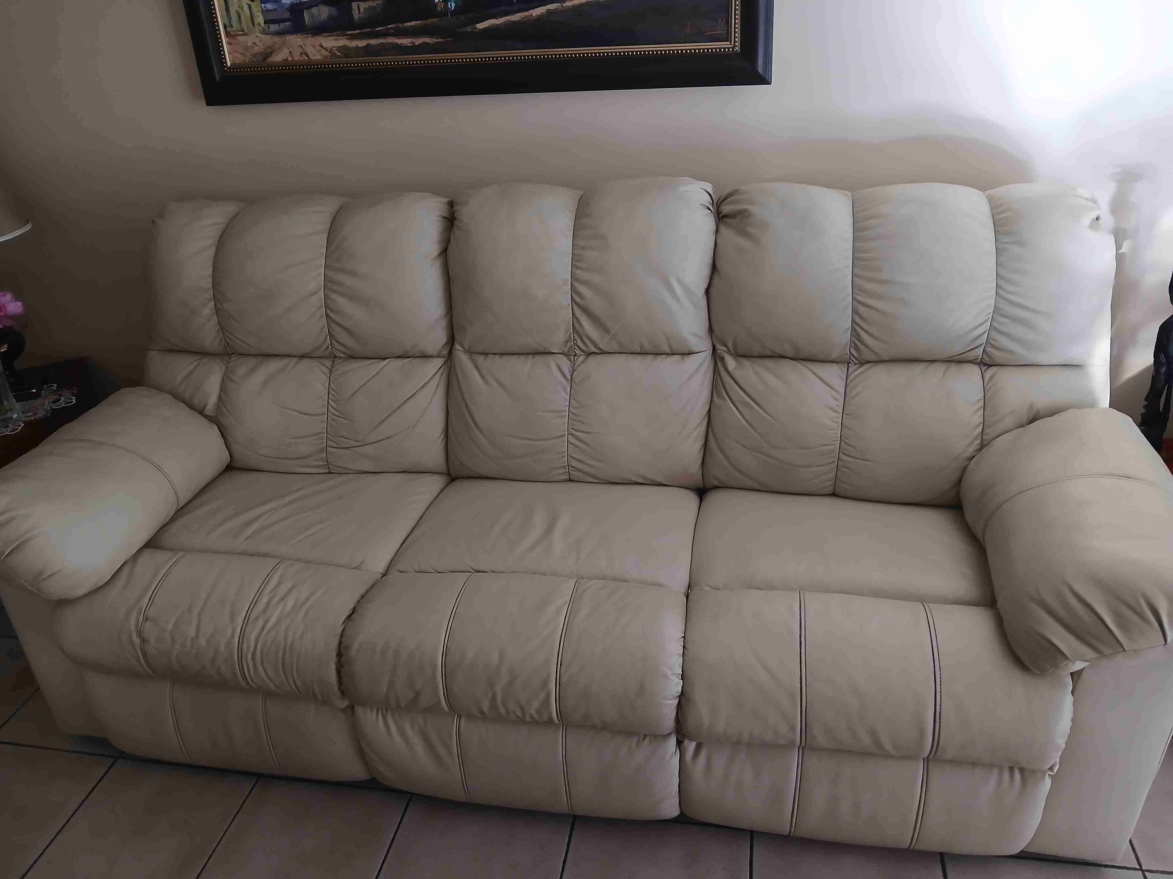 Juego de sillones  reclinable beige. - miniatura 2