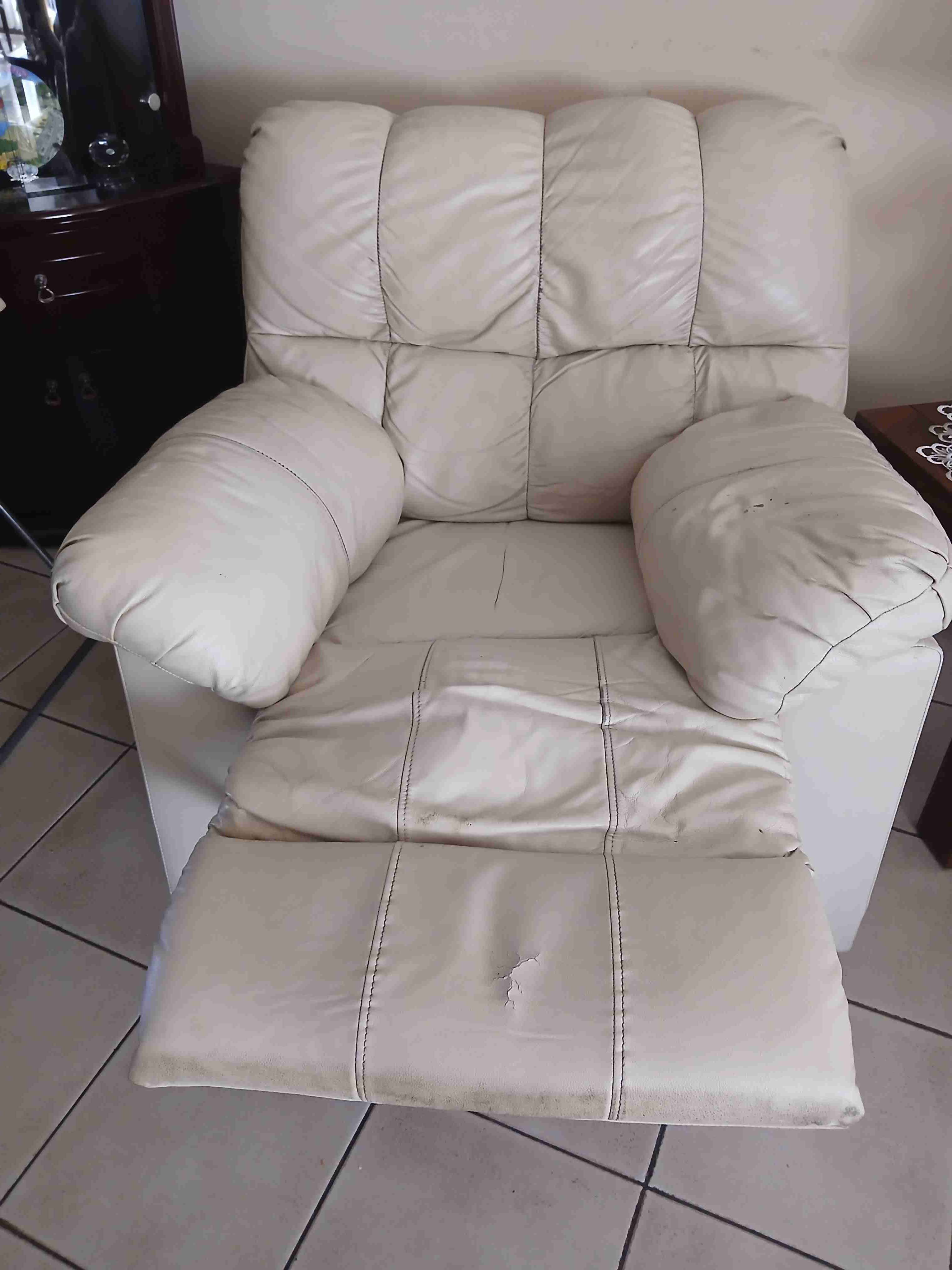 Juego de sillones  reclinable beige. - miniatura 3