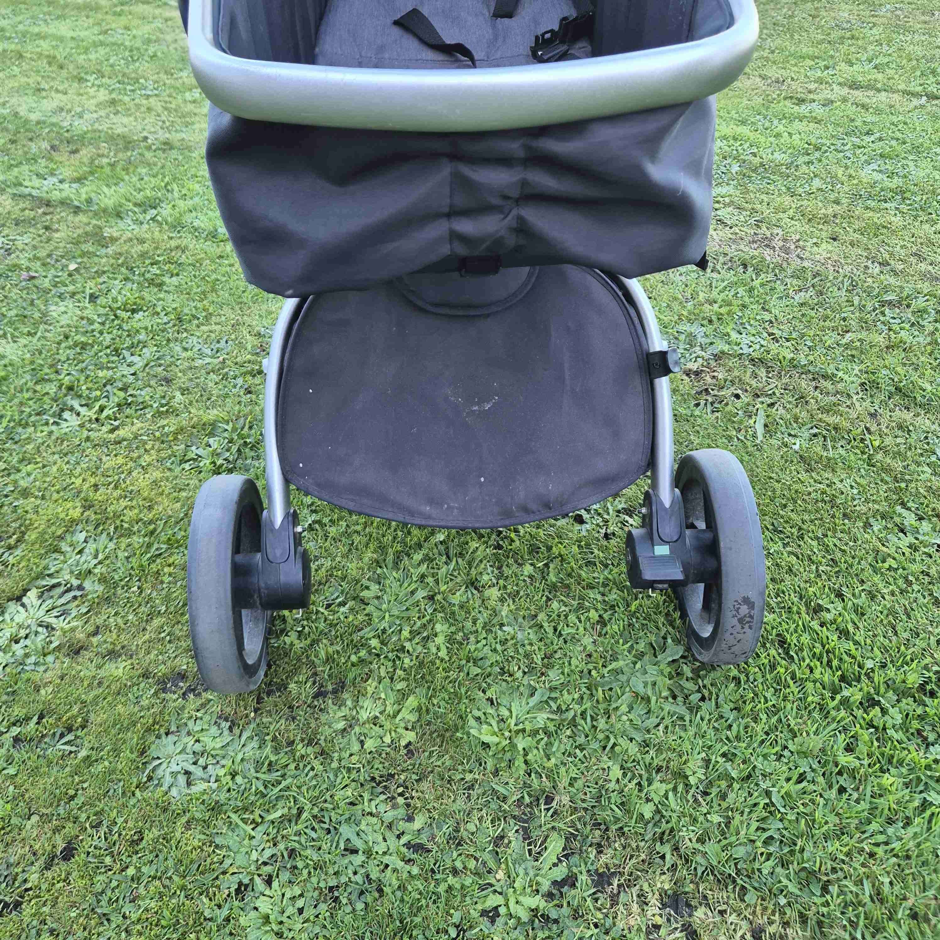 Coche bebesit 360 mas silla de auto para bebé gris - miniatura 5