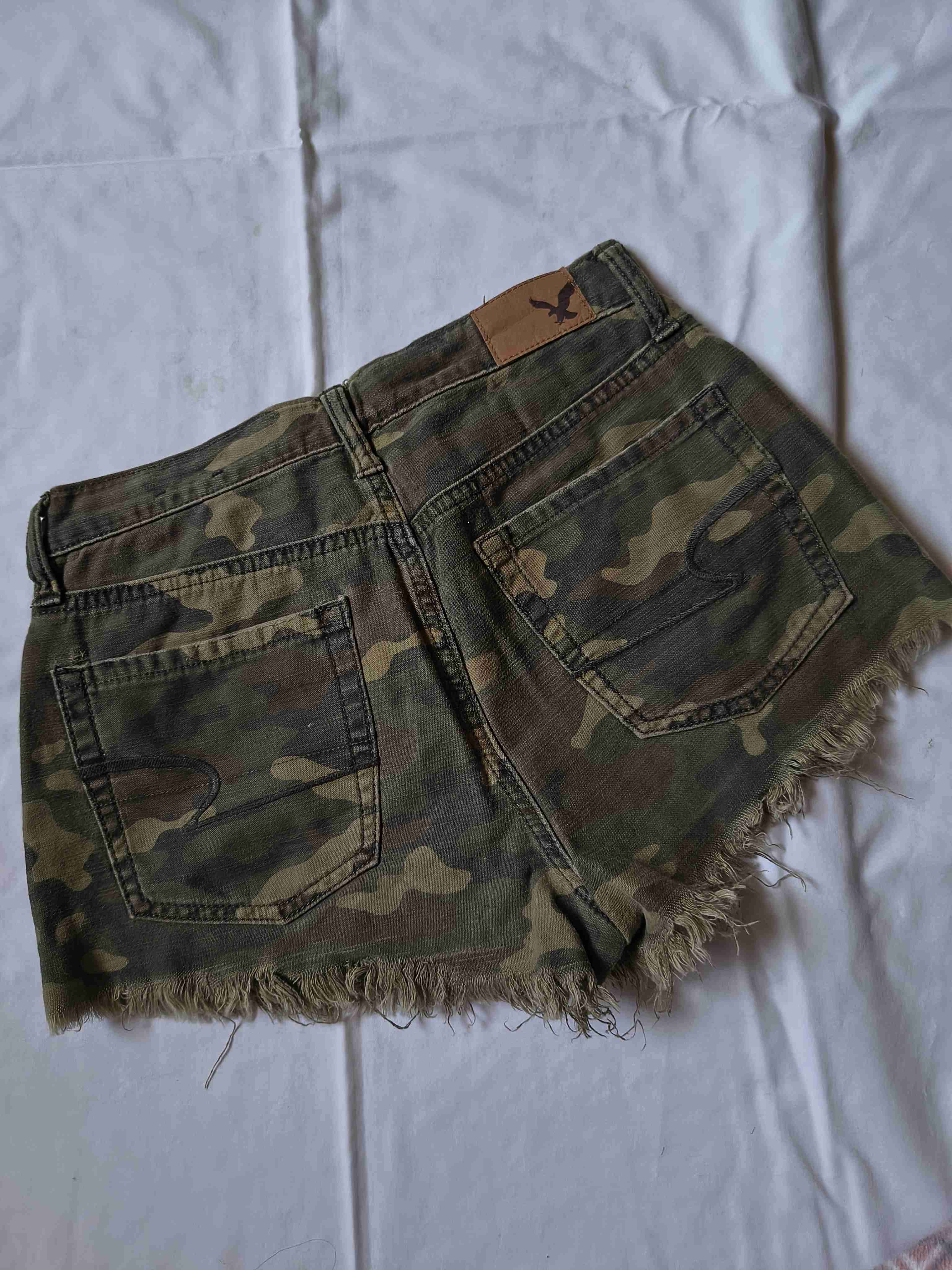 Shorts camuflados desgastados - miniatura 2