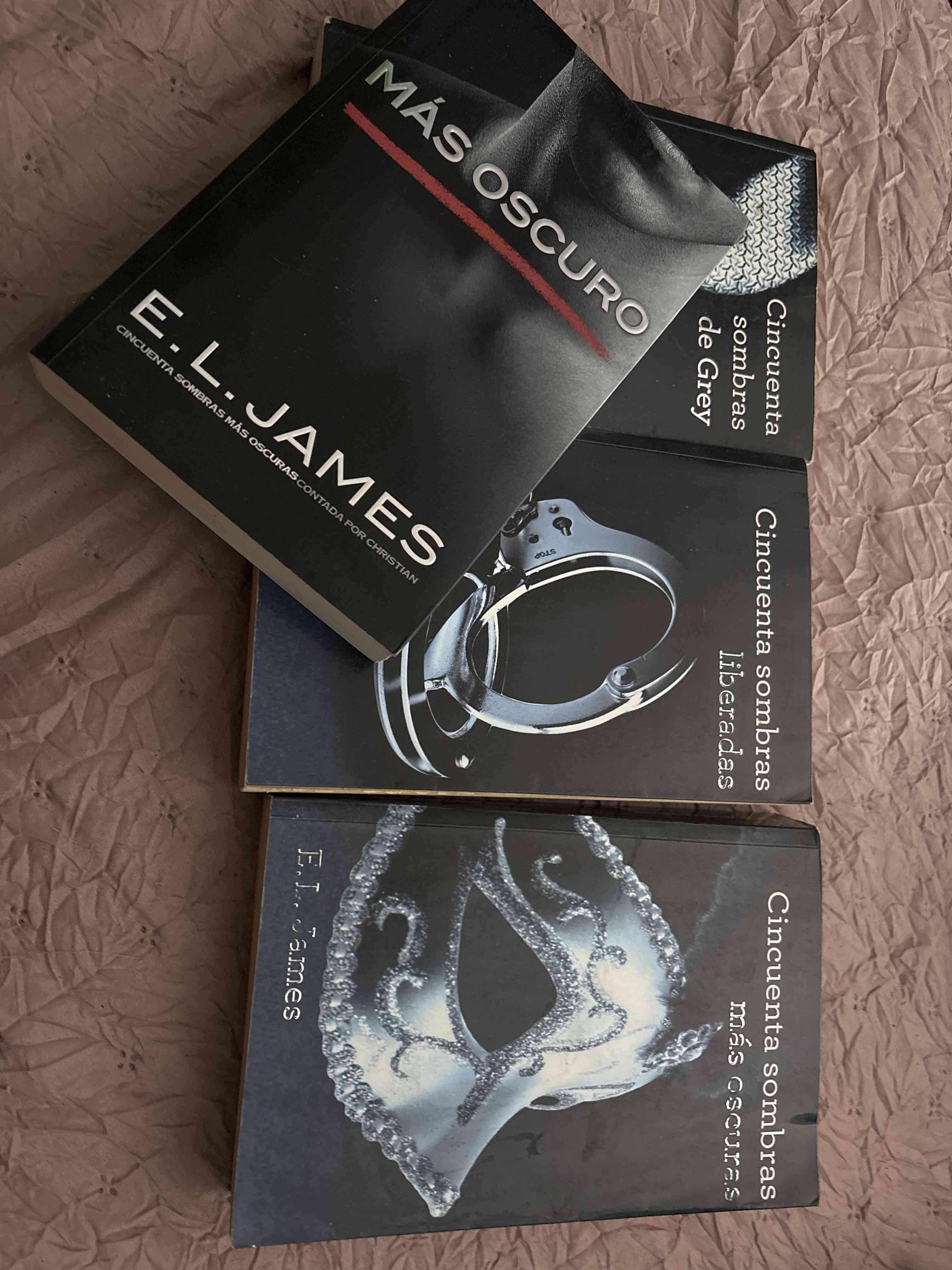 Colección libros E.L. James - miniatura 1
