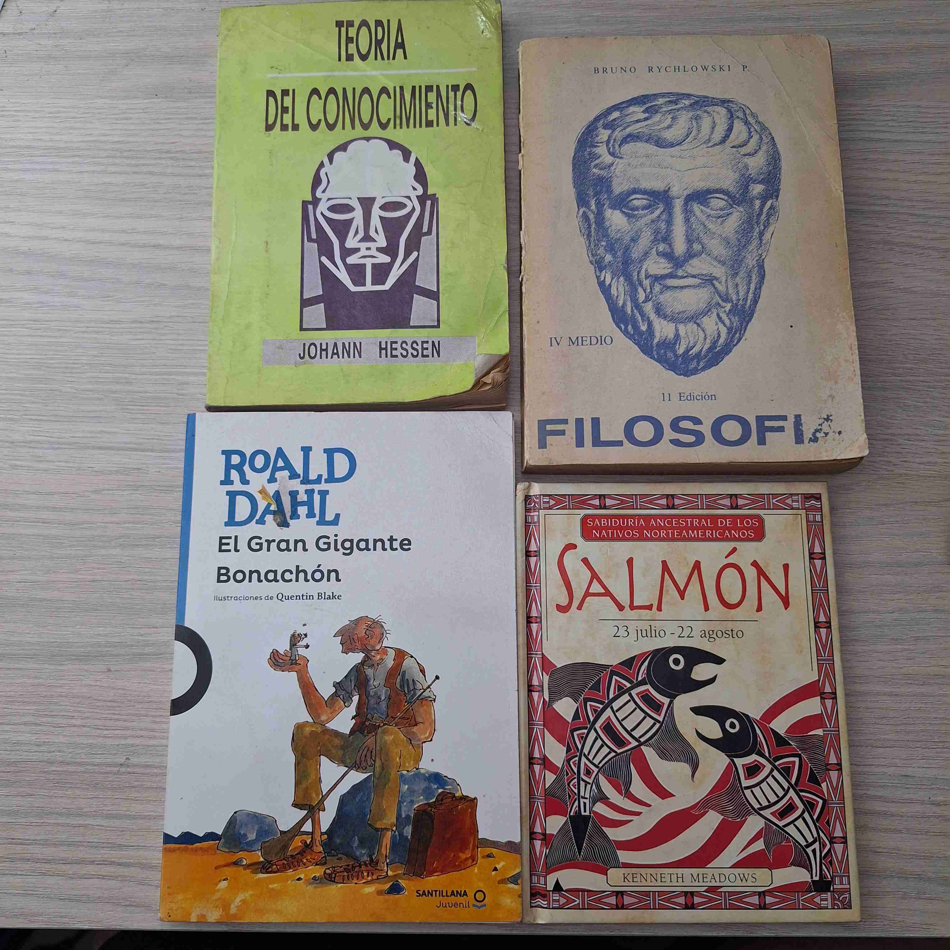 Lote de 4 libros variados - miniatura 1