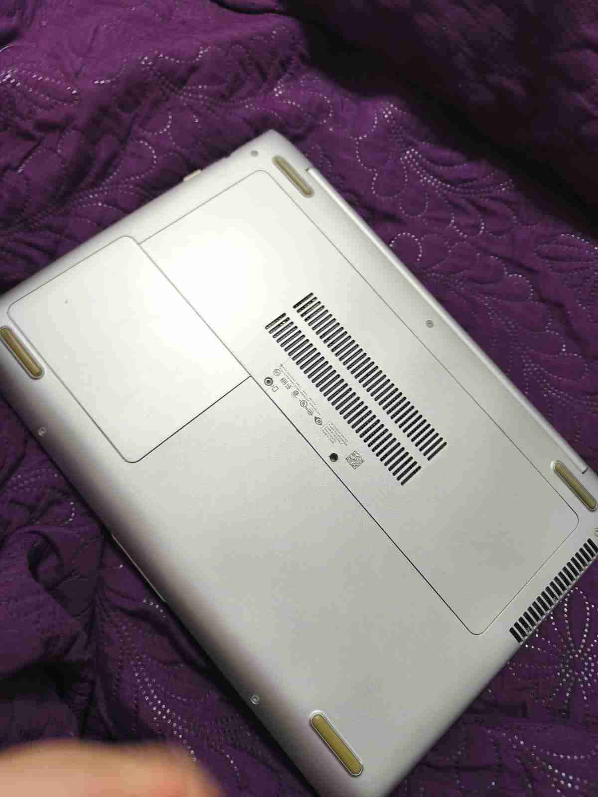 Notebook HP en buen estado - miniatura 2