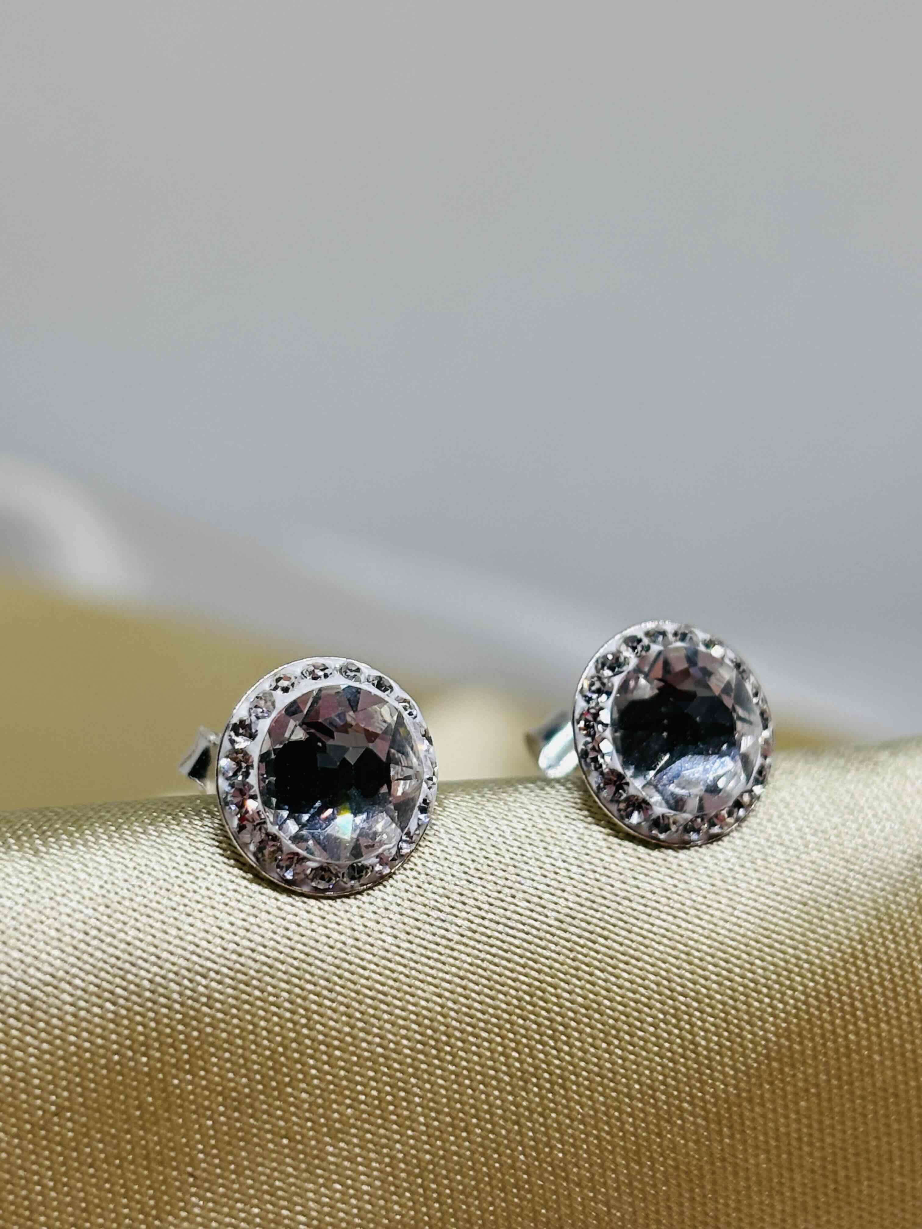 Aros de plata con gemas brillantes - miniatura 1