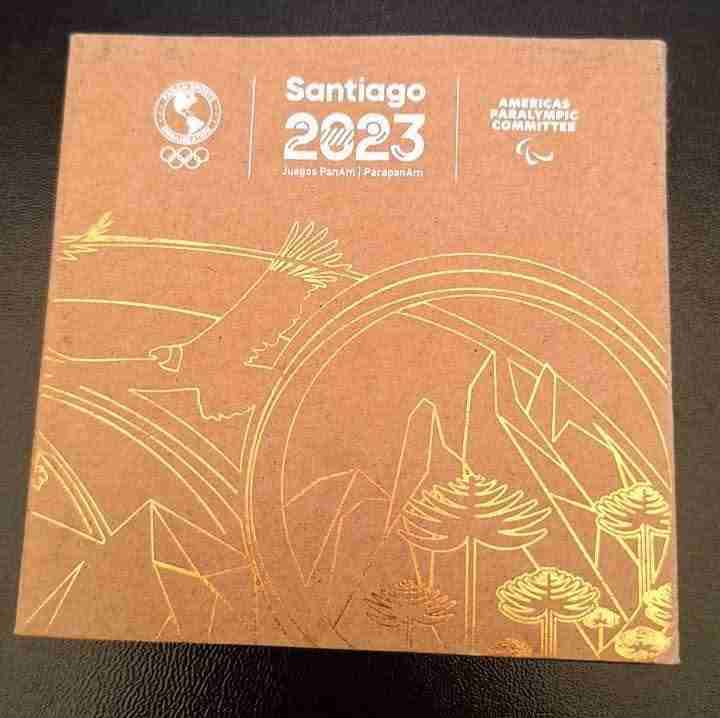 Medalla con diseño de águila - miniatura 3