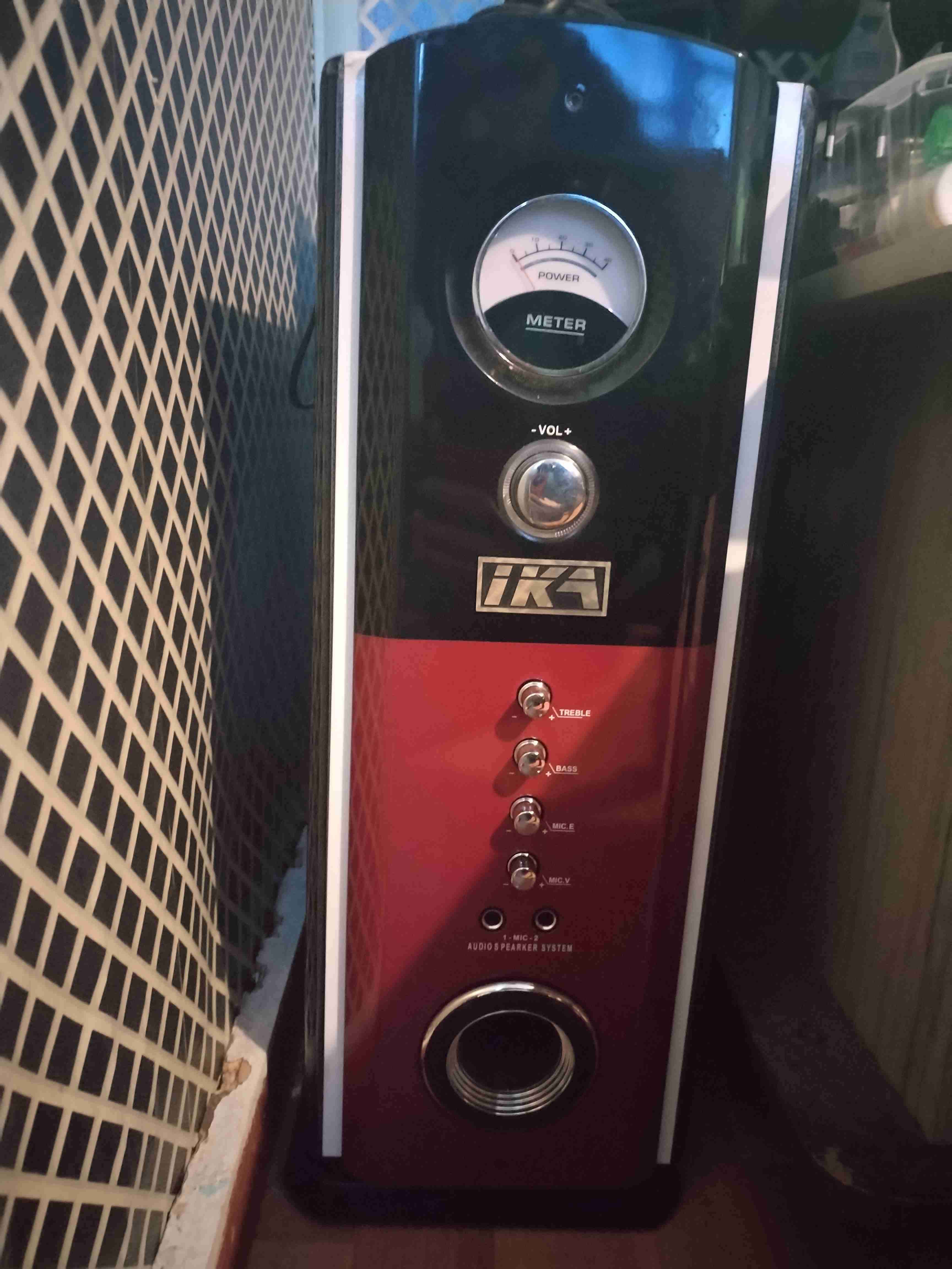 Subwoofer IKA rojo