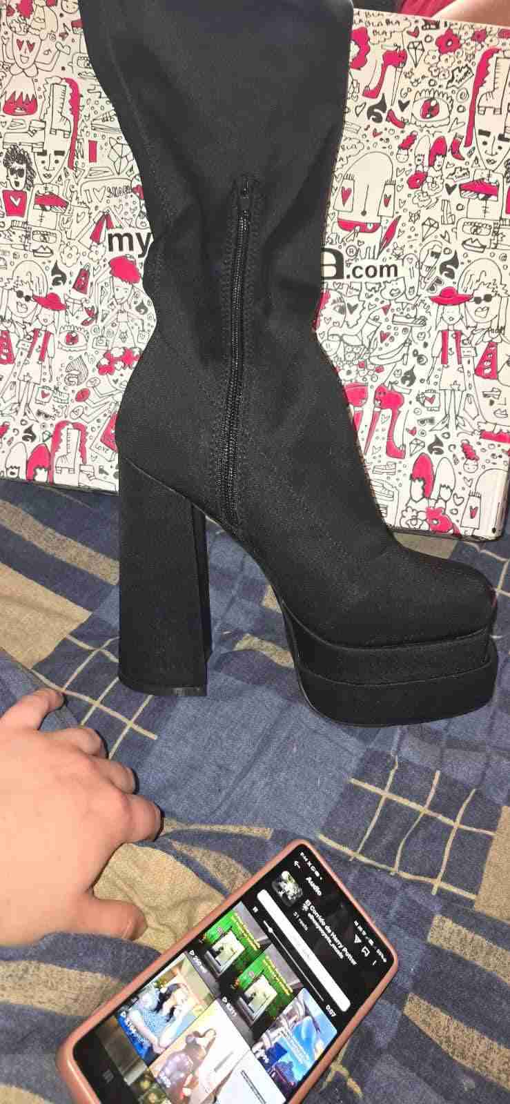 Botas negras de plataforma (bucaneras) - miniatura 2