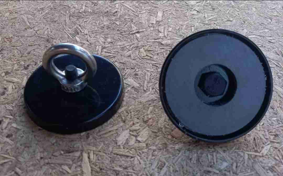 Imanes de ferrita  con argolla - miniatura 1