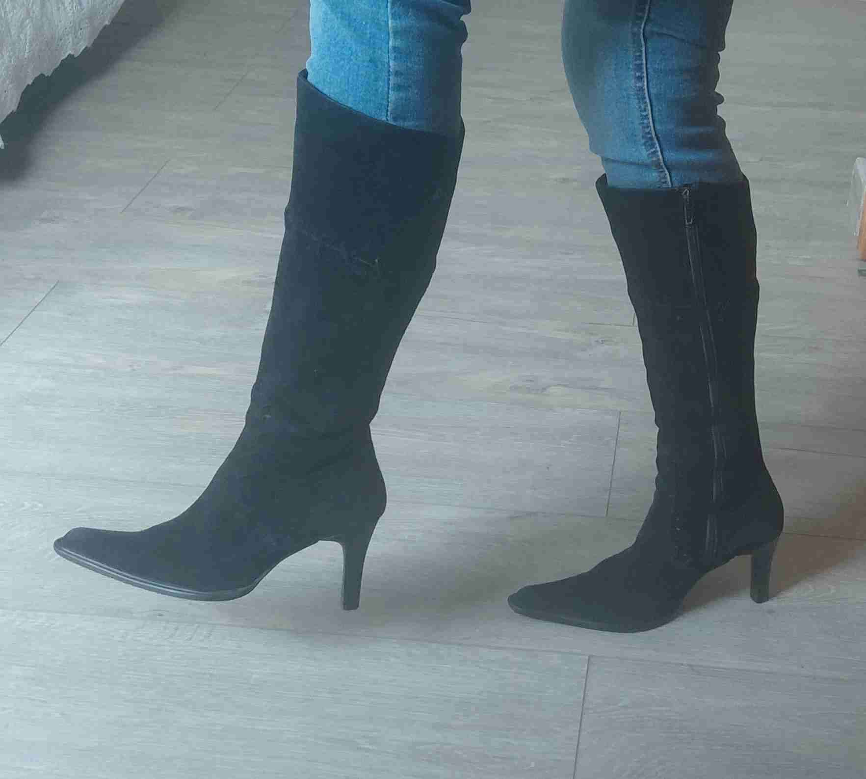 Botas negras de gamuza - miniatura 2