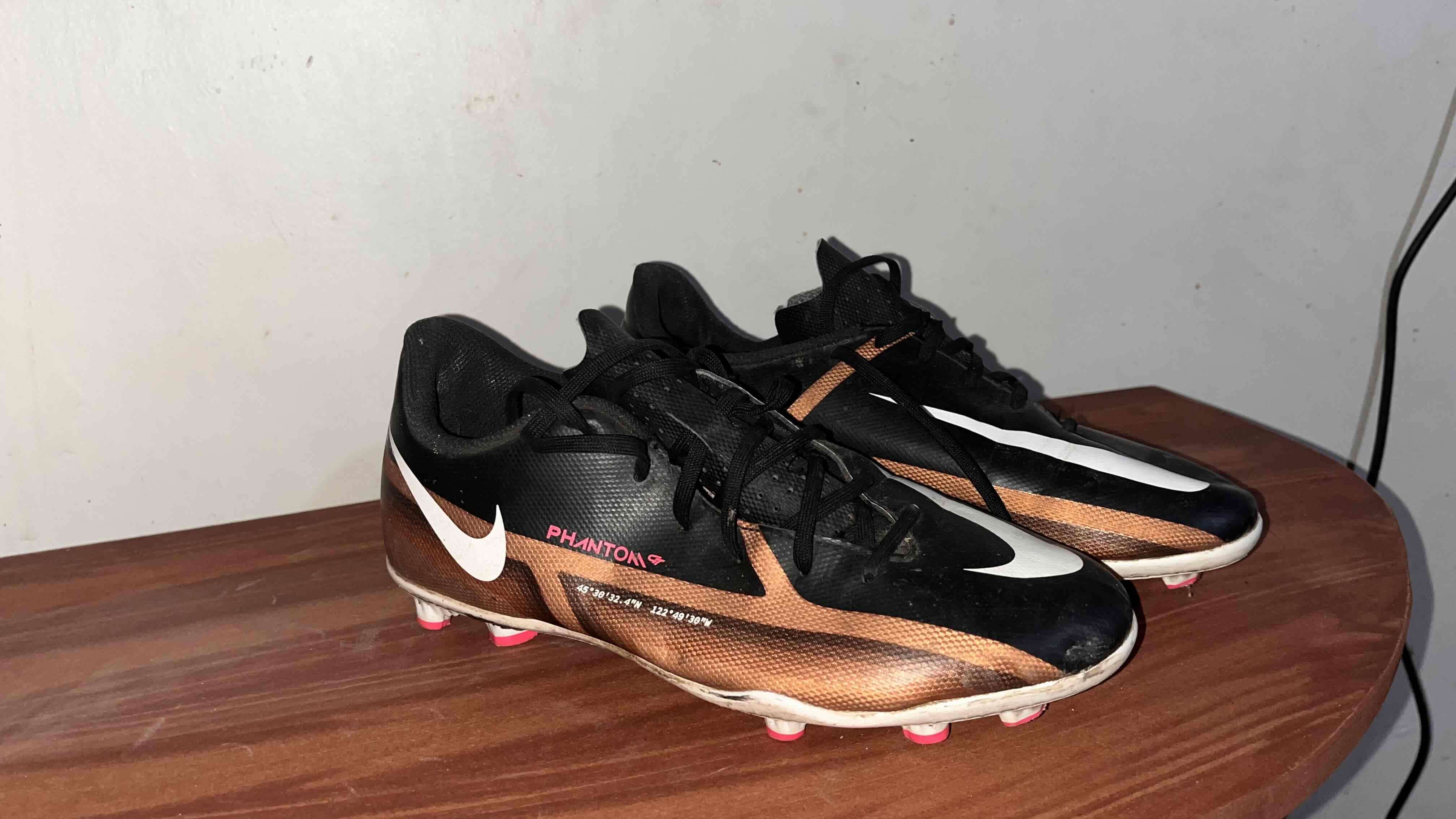 Botines de fútbol Phantom naranja y negro - miniatura 2