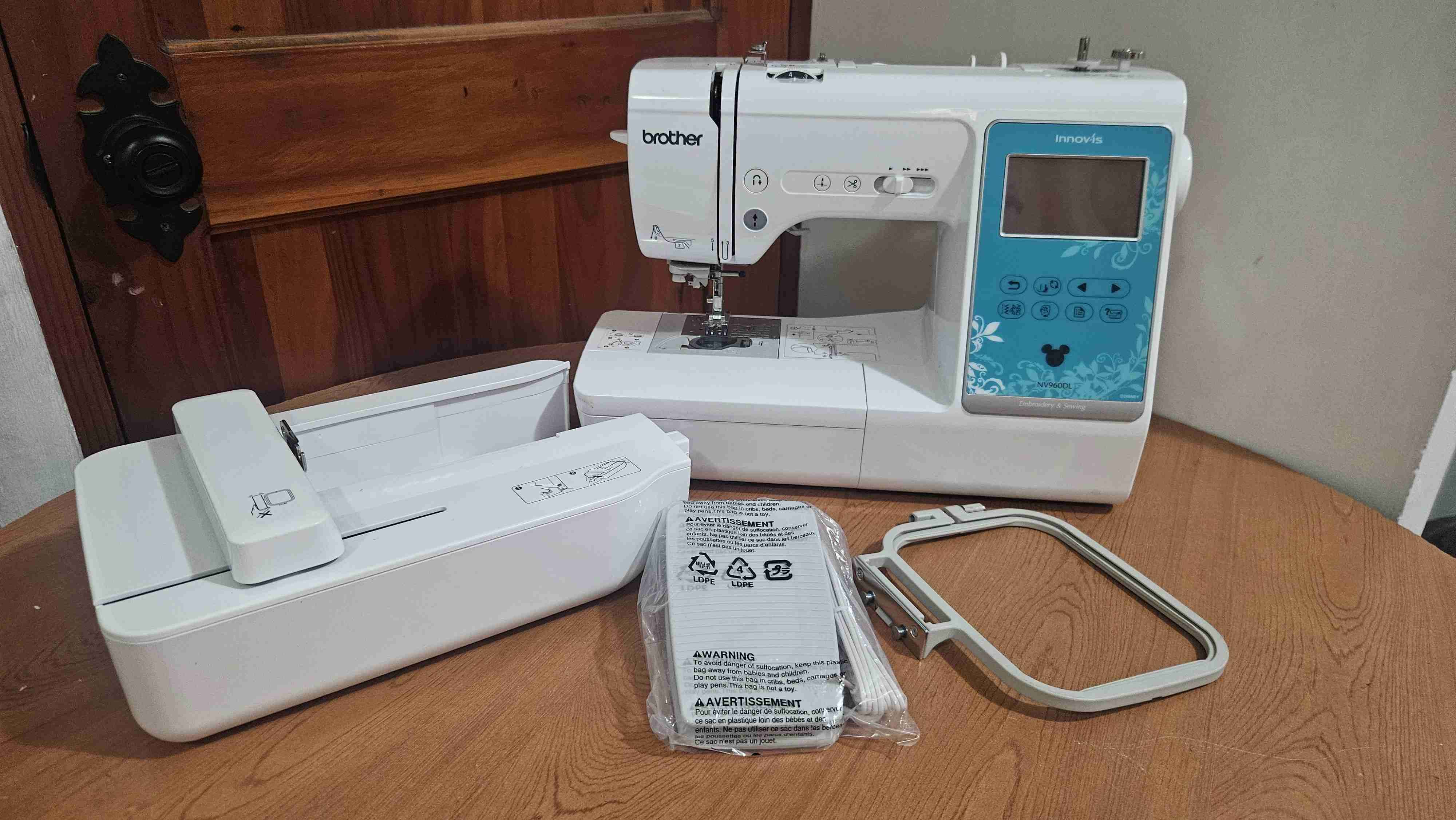 Máquina de coser y bordar Brother