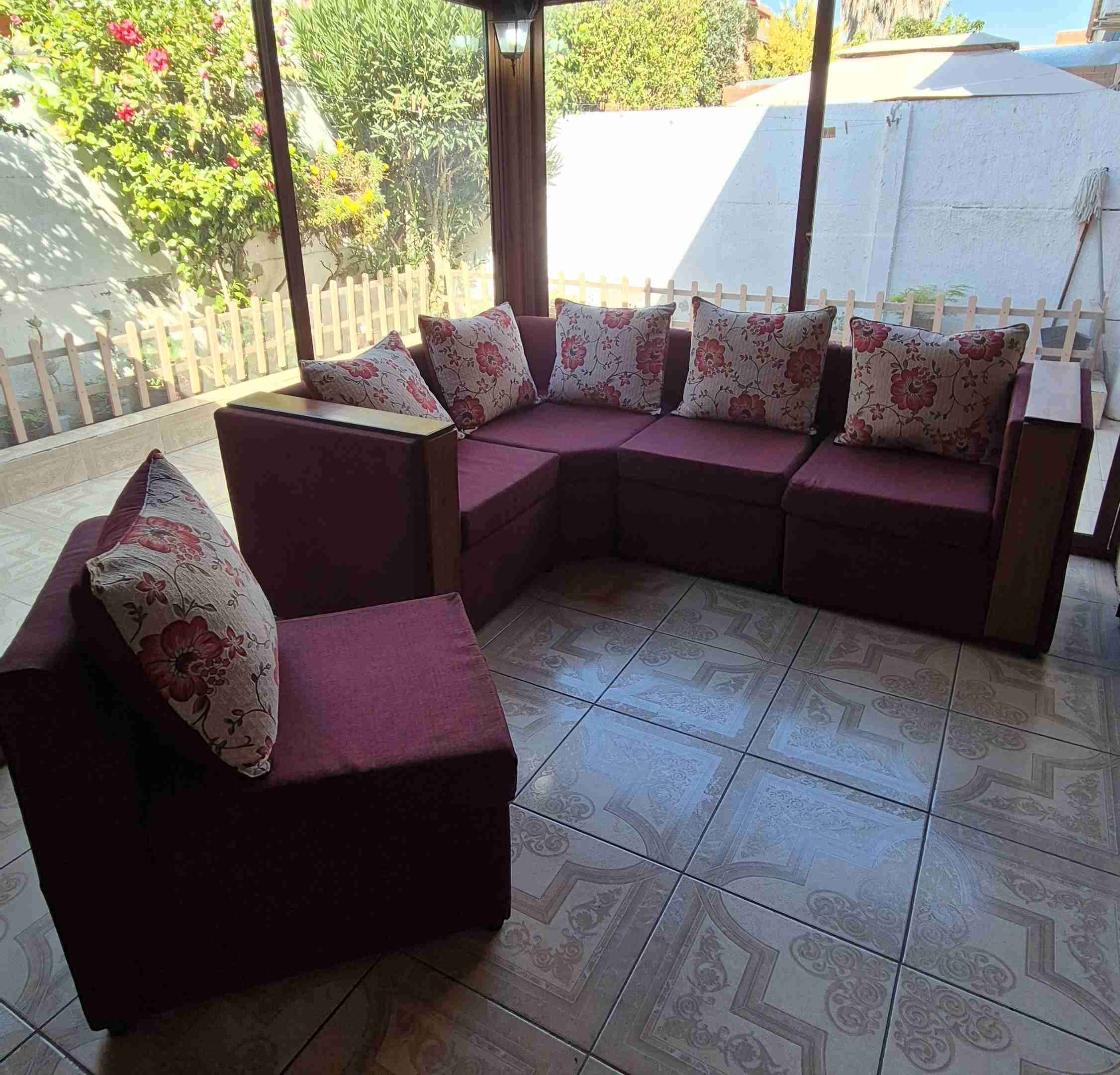 Seccional rojo con cojines florales - miniatura 1