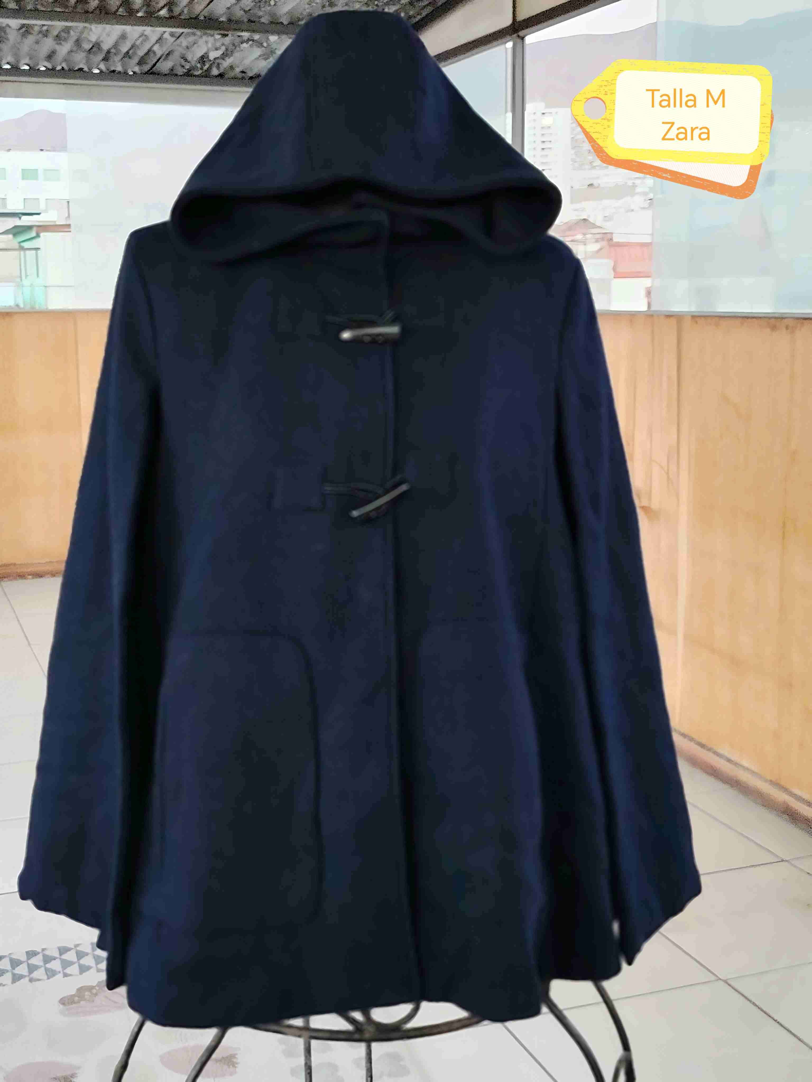 Capa Zara azul con capucha - miniatura 1