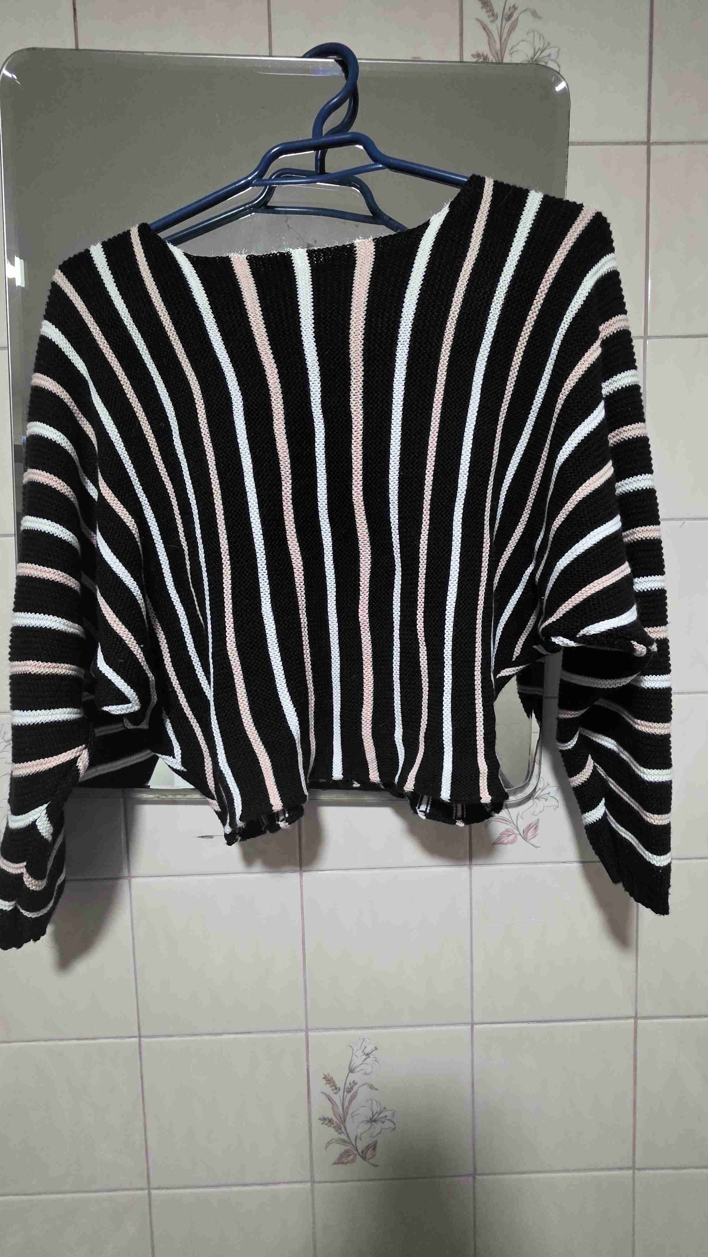 Polerón rojo adidas con capucha - miniatura 3