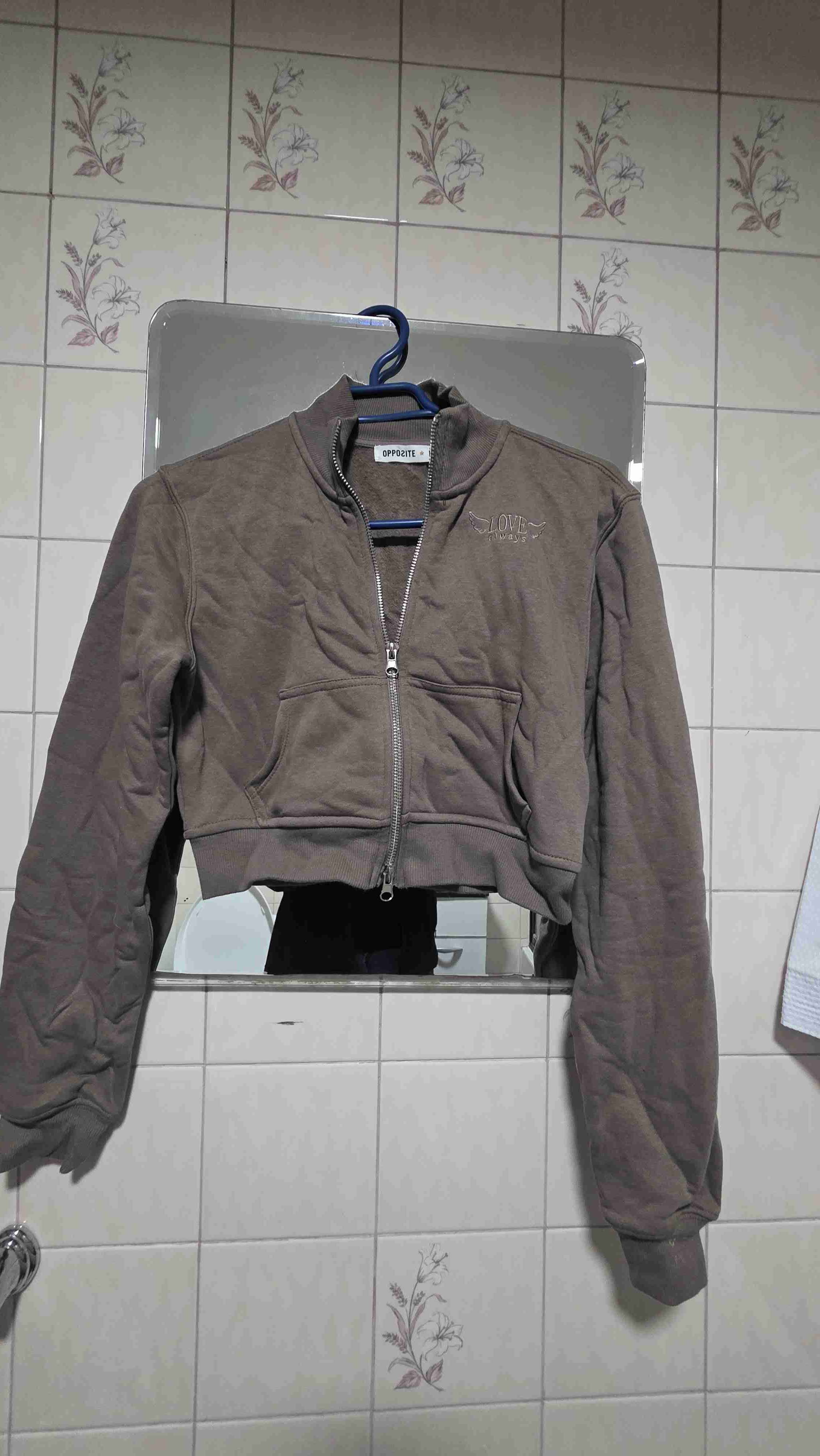 Polerón rojo adidas con capucha - miniatura 4