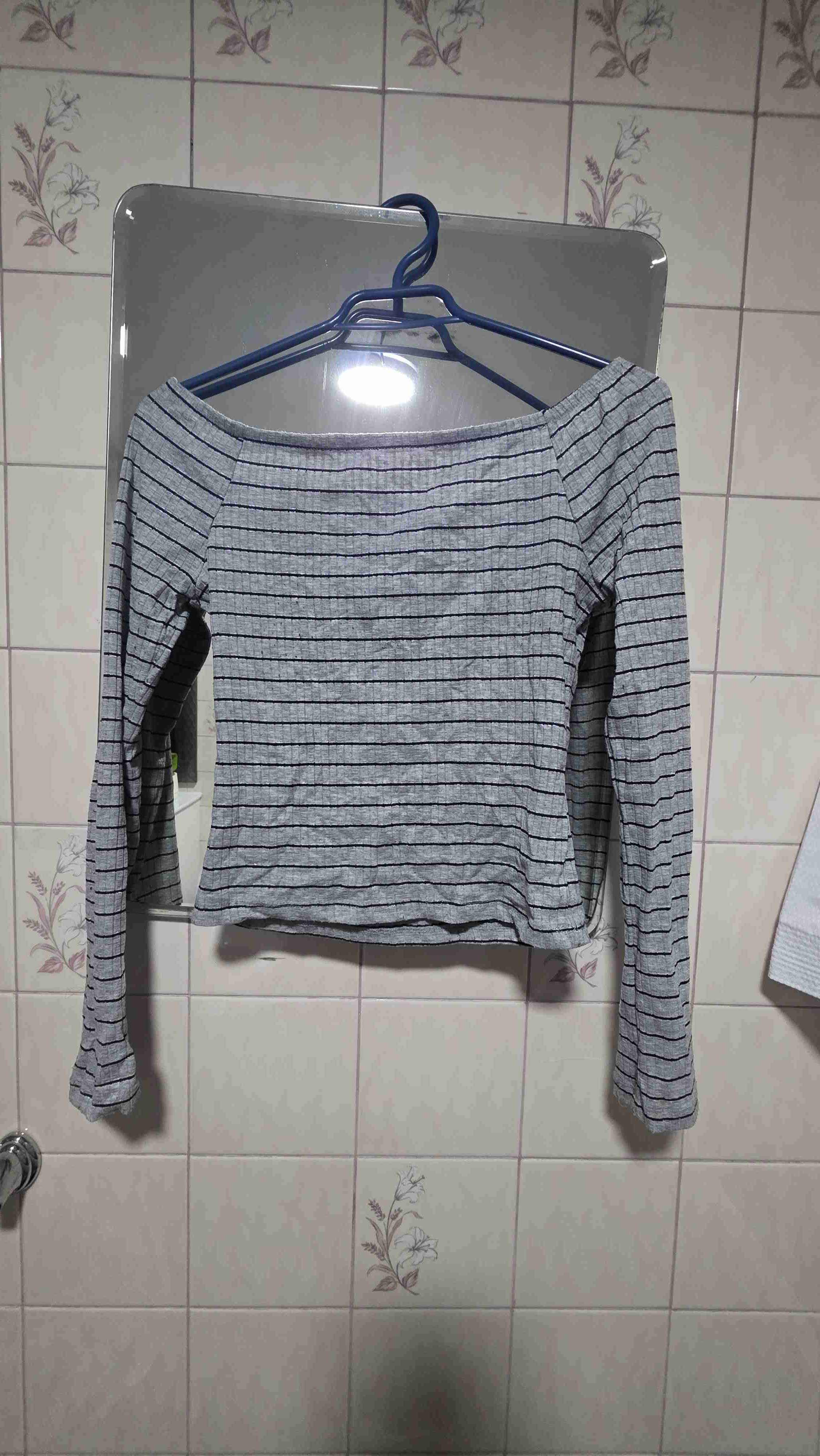 Polerón rojo adidas con capucha - miniatura 6