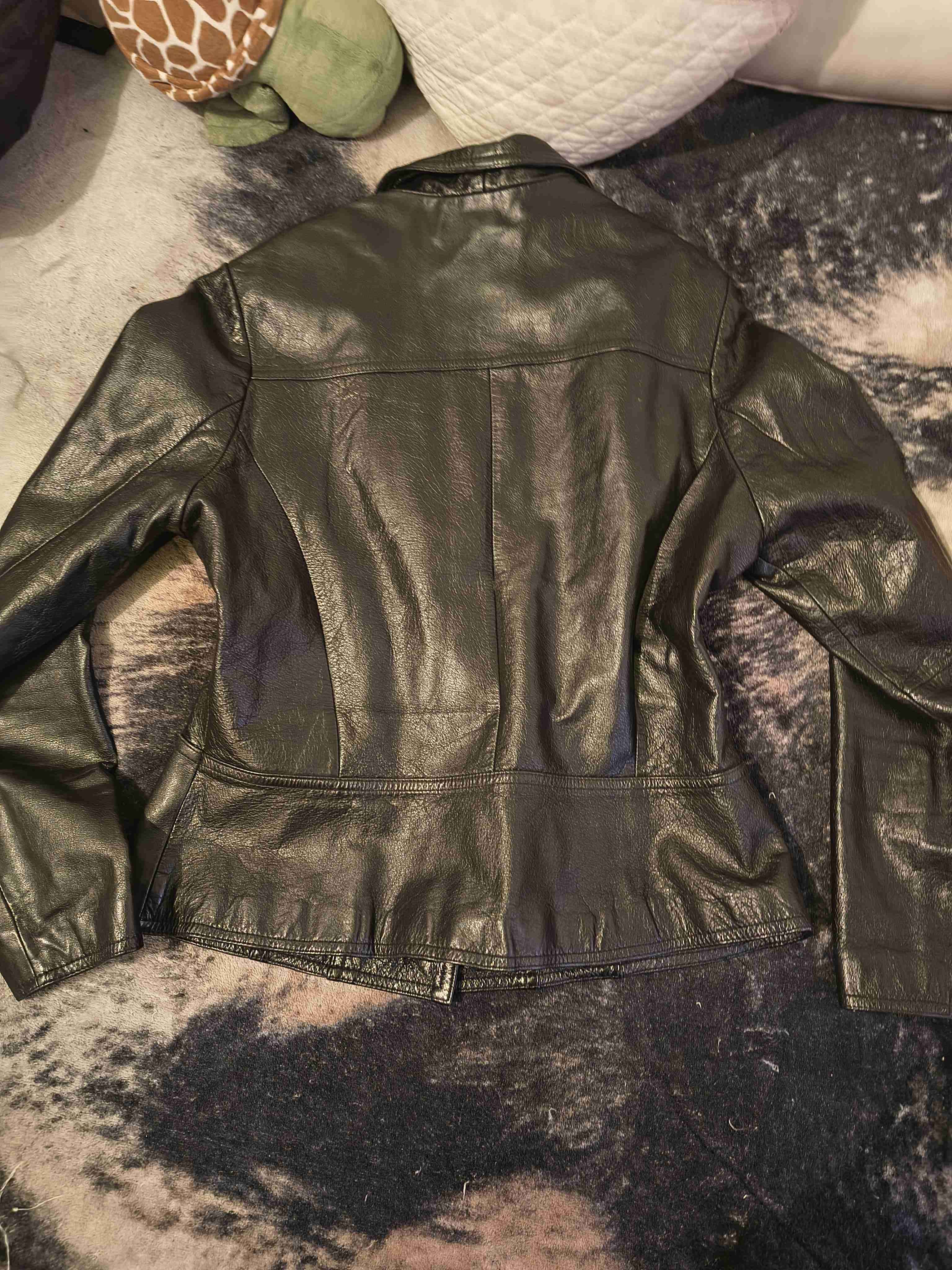 Chaqueta de cuero negra - miniatura 1