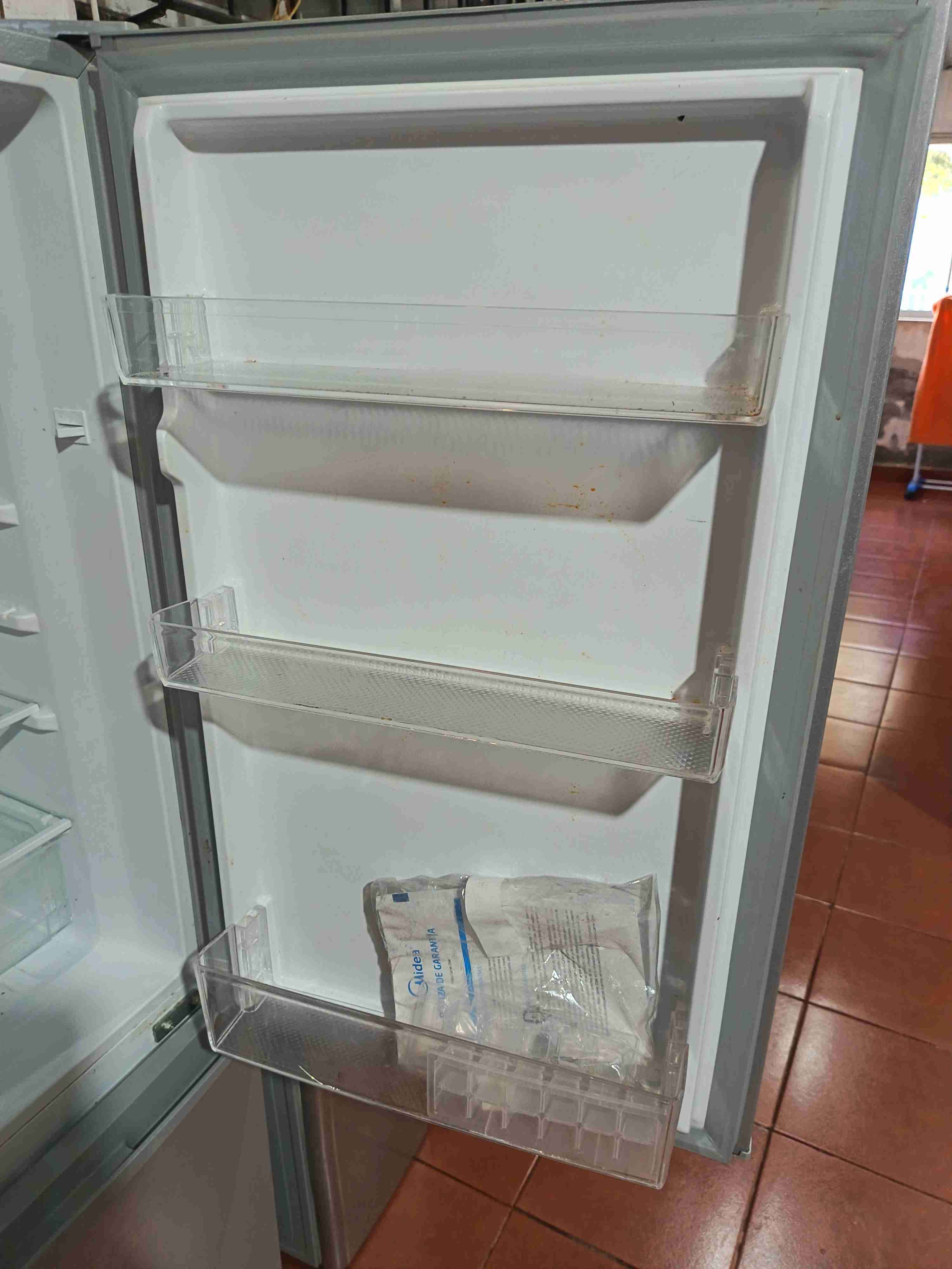 Refrigerador Midea plata - miniatura 4